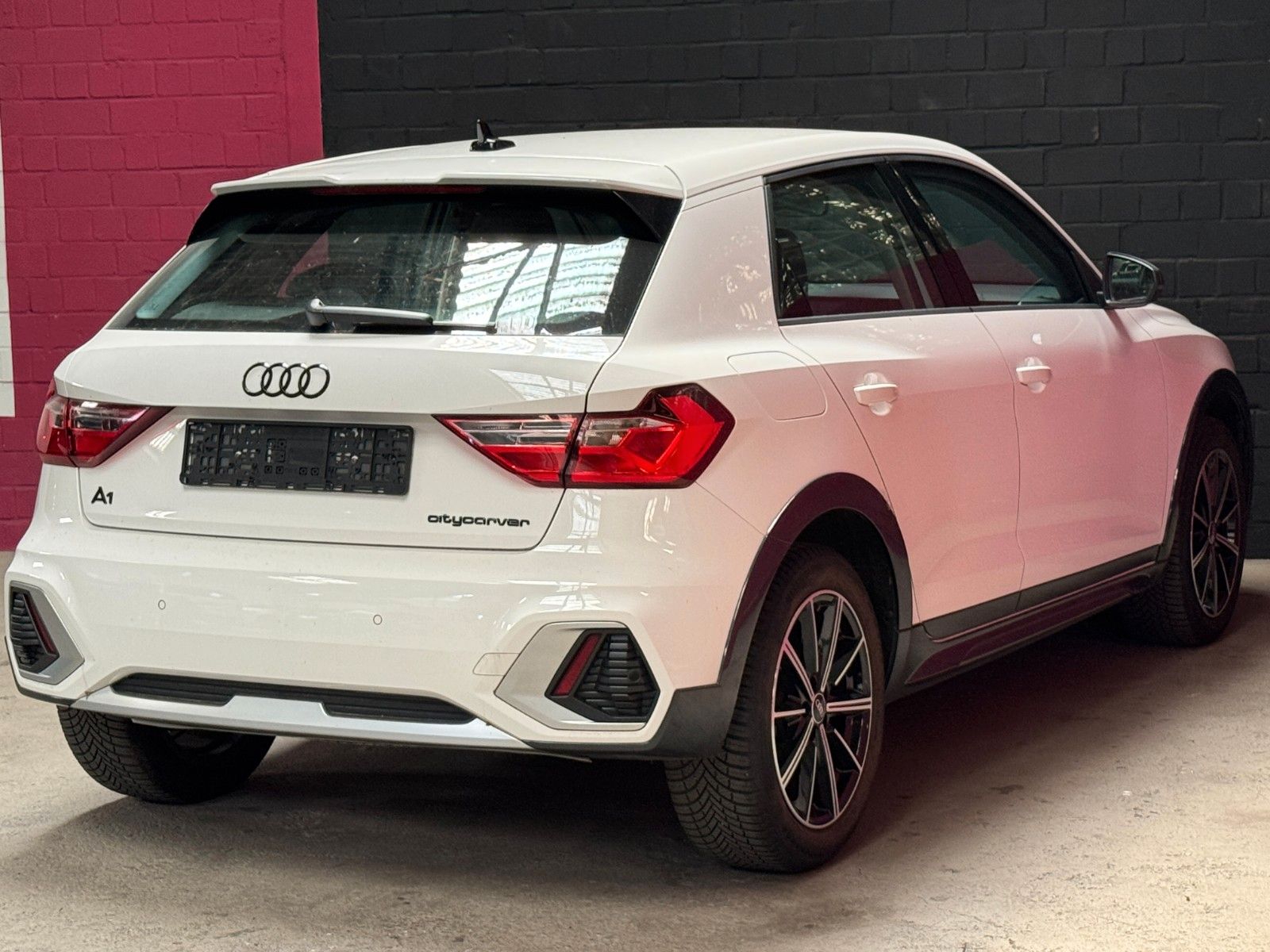 Audi 30 TFSI S-TRONIC - Samsaru's Car Outlet
