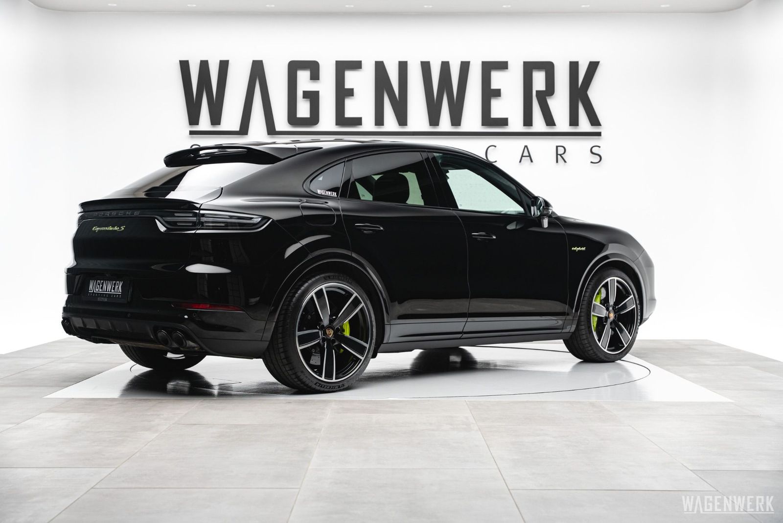 Porsche Cayenne Coupé Turbo S E-Hybrid MASSAGE AHV INNOD