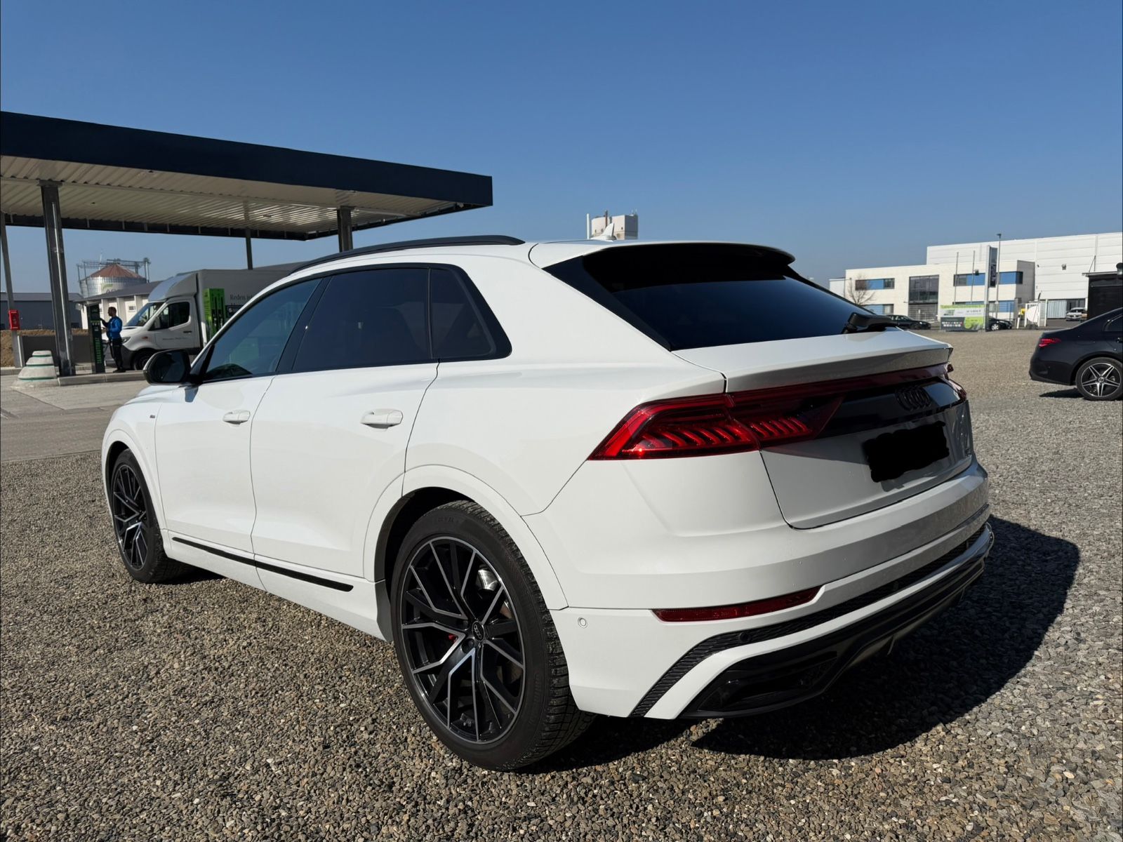 Audi Q8 50 TDI quattro S-Line*Pano*Massage*HUD*Voll !