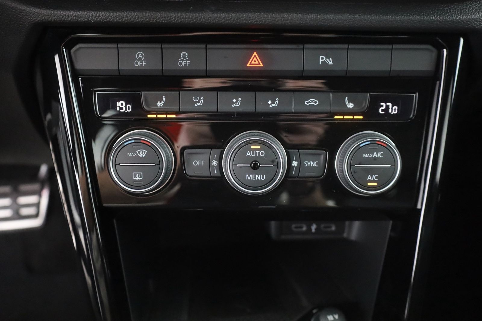 Volkswagen T-Roc 2.0 TSI R 4Motion - Samsaru's Car Outlet
