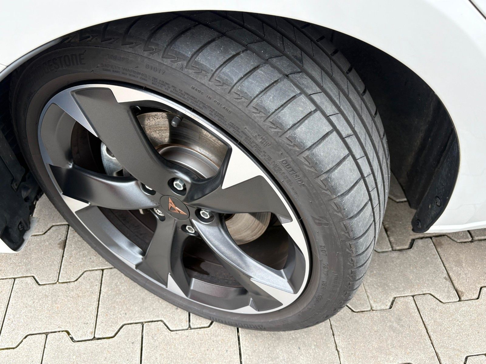 Cupra Leon 1.5 ST e-Hybrid - Samsaru's Car Outlet