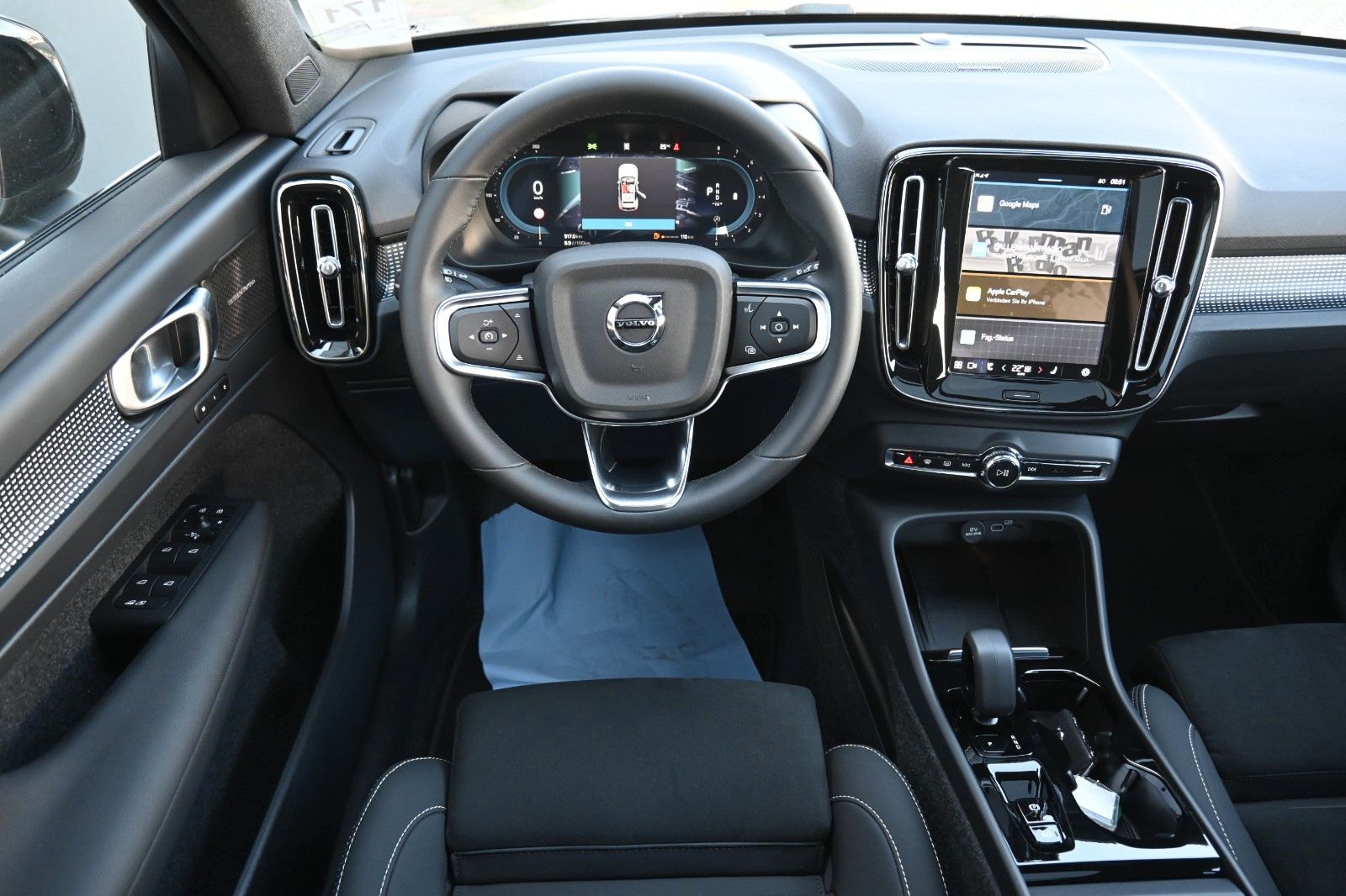 Volvo XC40 B4 DSG Ultra Dark*PANO*RFK*ACC*AHK