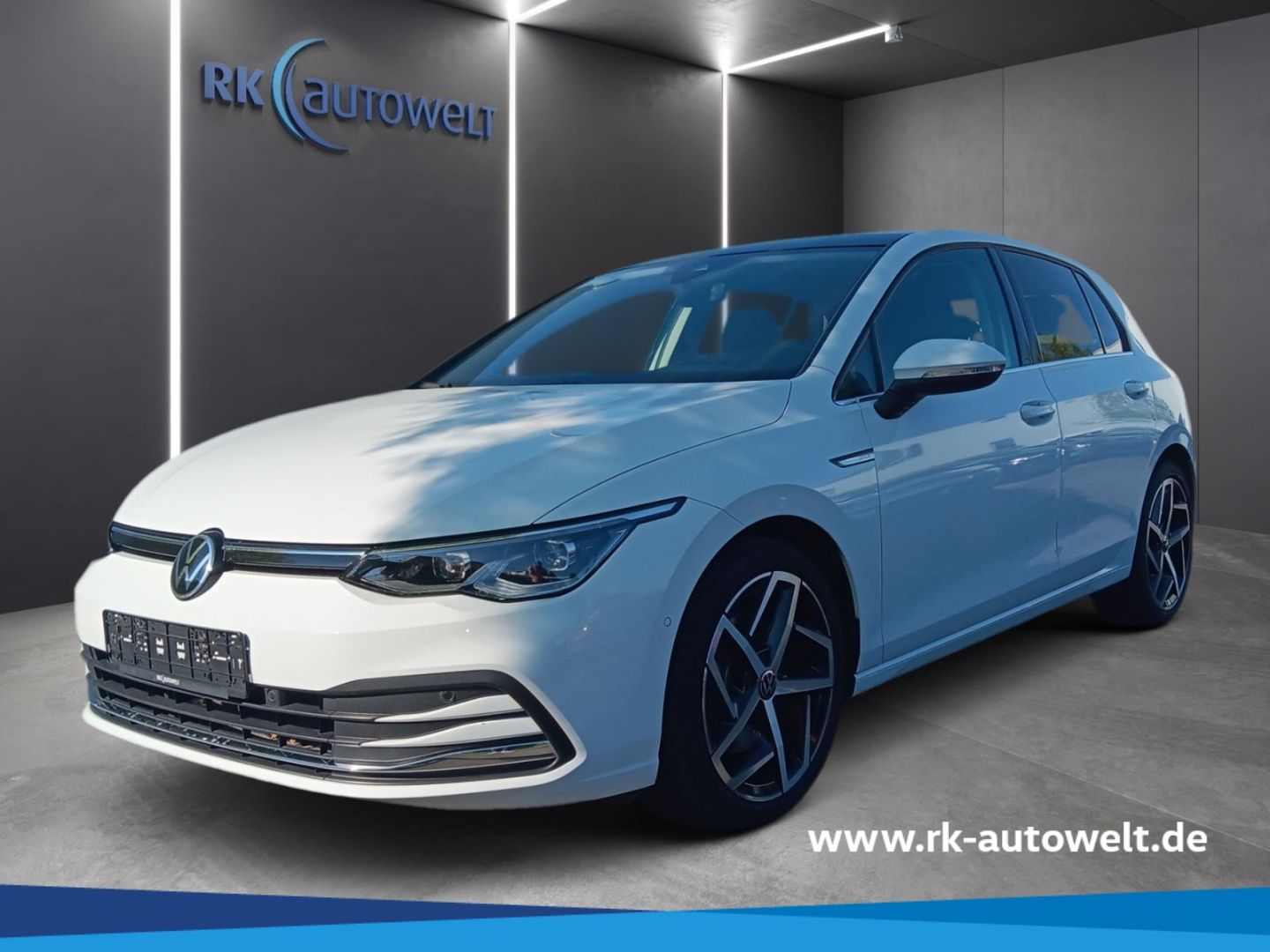 Volkswagen Golf 8 VIII Style 1.5 TSI - Samsaru's Car Outlet