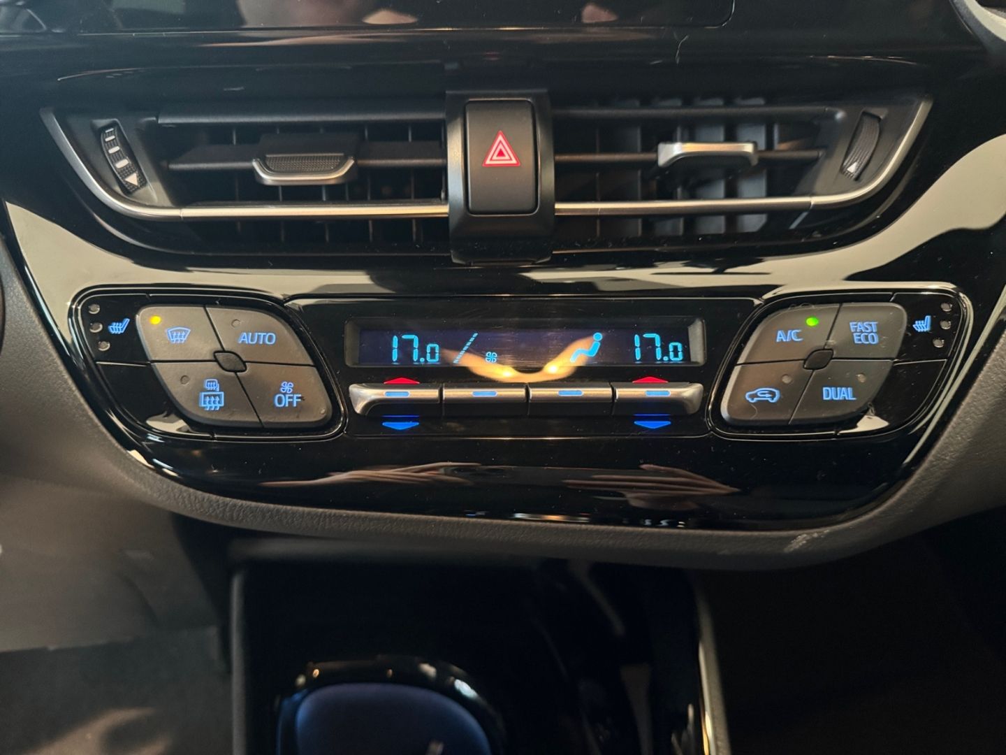 Toyota C-HR 2.0 Hybrid Team D *LED*ACC*CarPlay*CAM*SHZ*