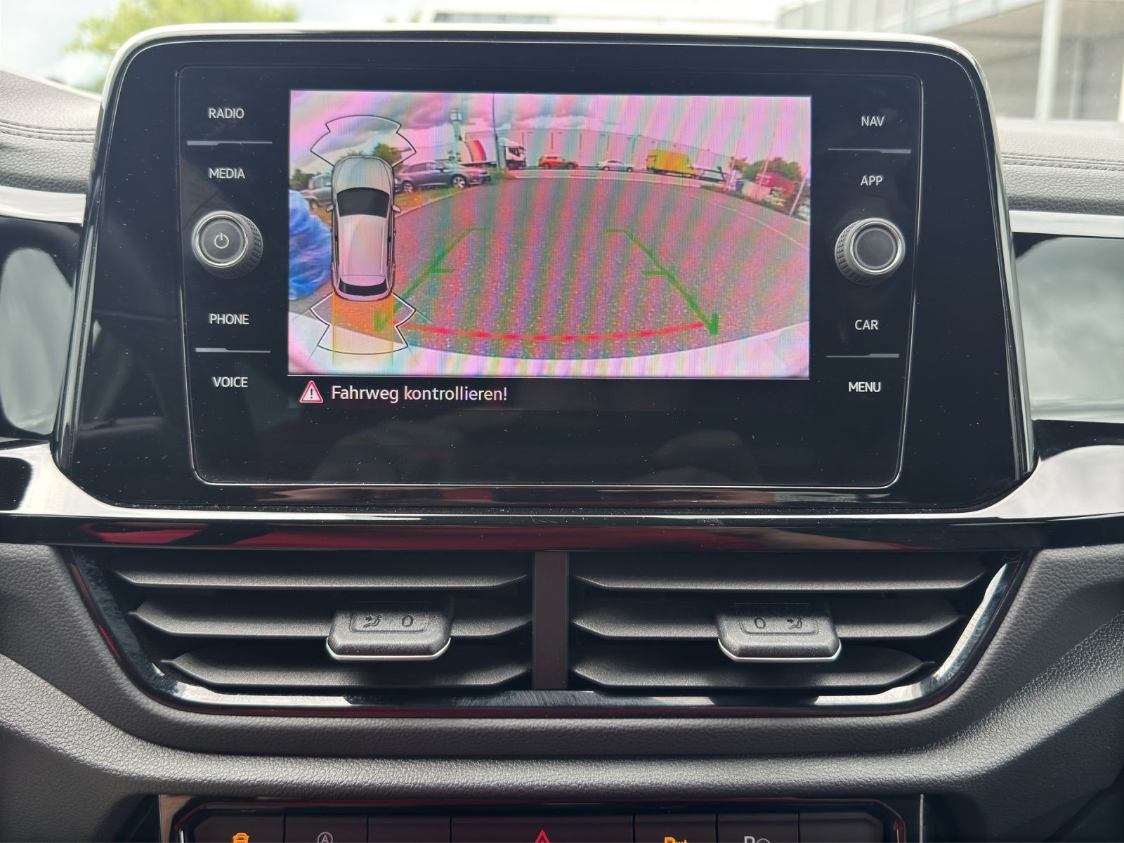 Volkswagen T-Roc R-Line 1.5 TSI - Samsaru's Car Outlet