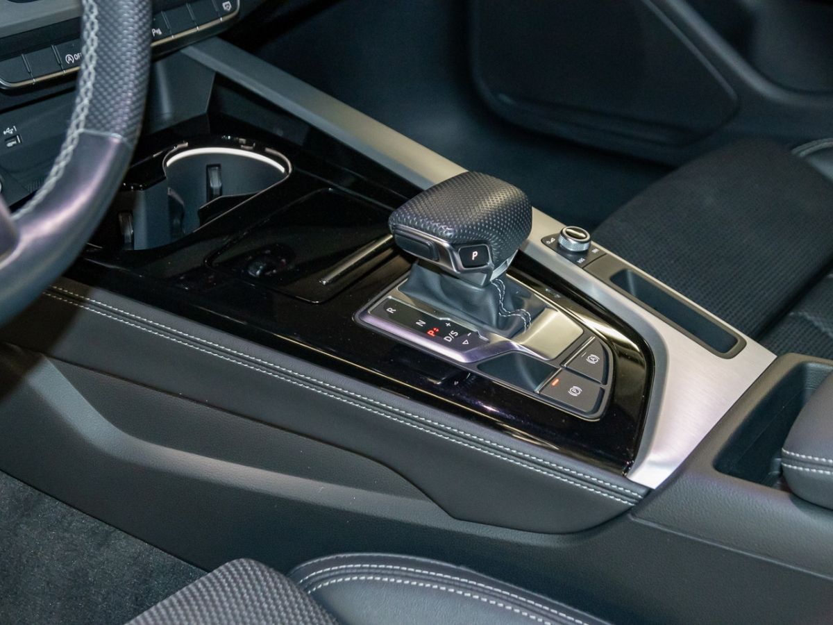 Audi A4 Avant 35 TDI advanced S line - Samsaru's Car Outlet