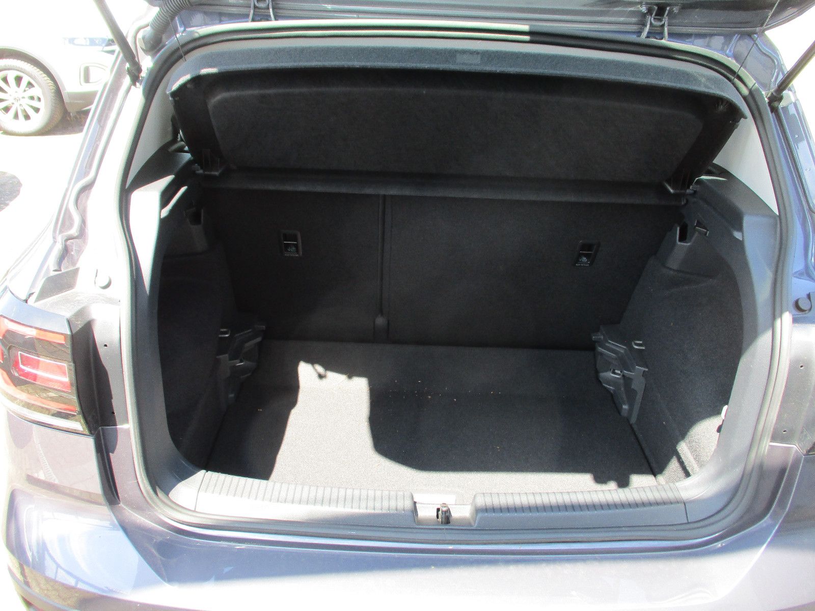 Volkswagen T-Cross Life DSG - Samsaru's Car Outlet