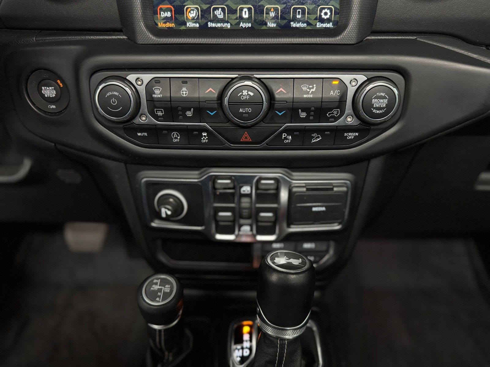 Jeep Wrangler 2.2 CRDi Sahara Overland "SkyOne AHK"