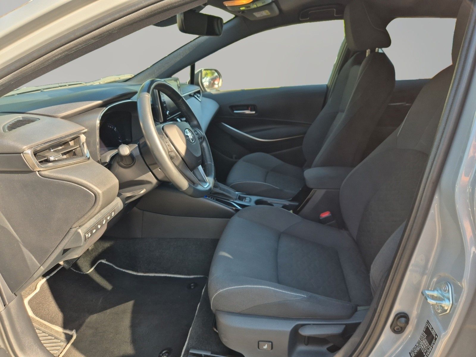 Toyota Corolla Touring Sports Hybrid Club - Samsaru's Car Outlet