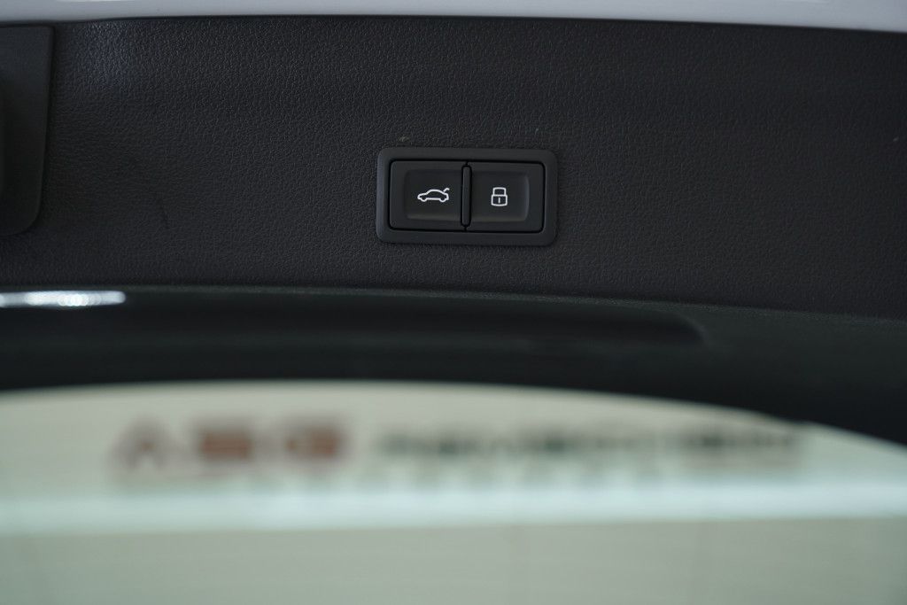 Audi A6 Avant 40 TDI q. S line - Samsaru's Car Outlet