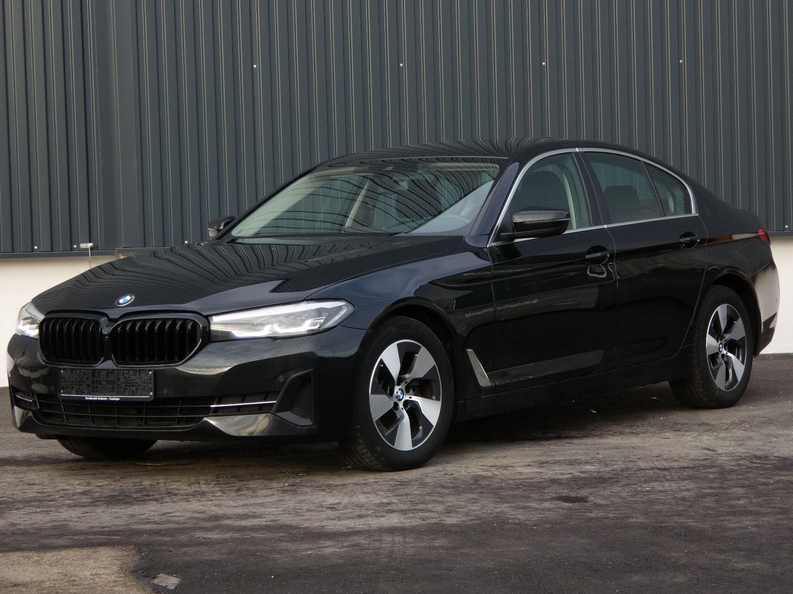 BMW 520d xDrive LED Leder Navi Kamera 1-Hand Facelif