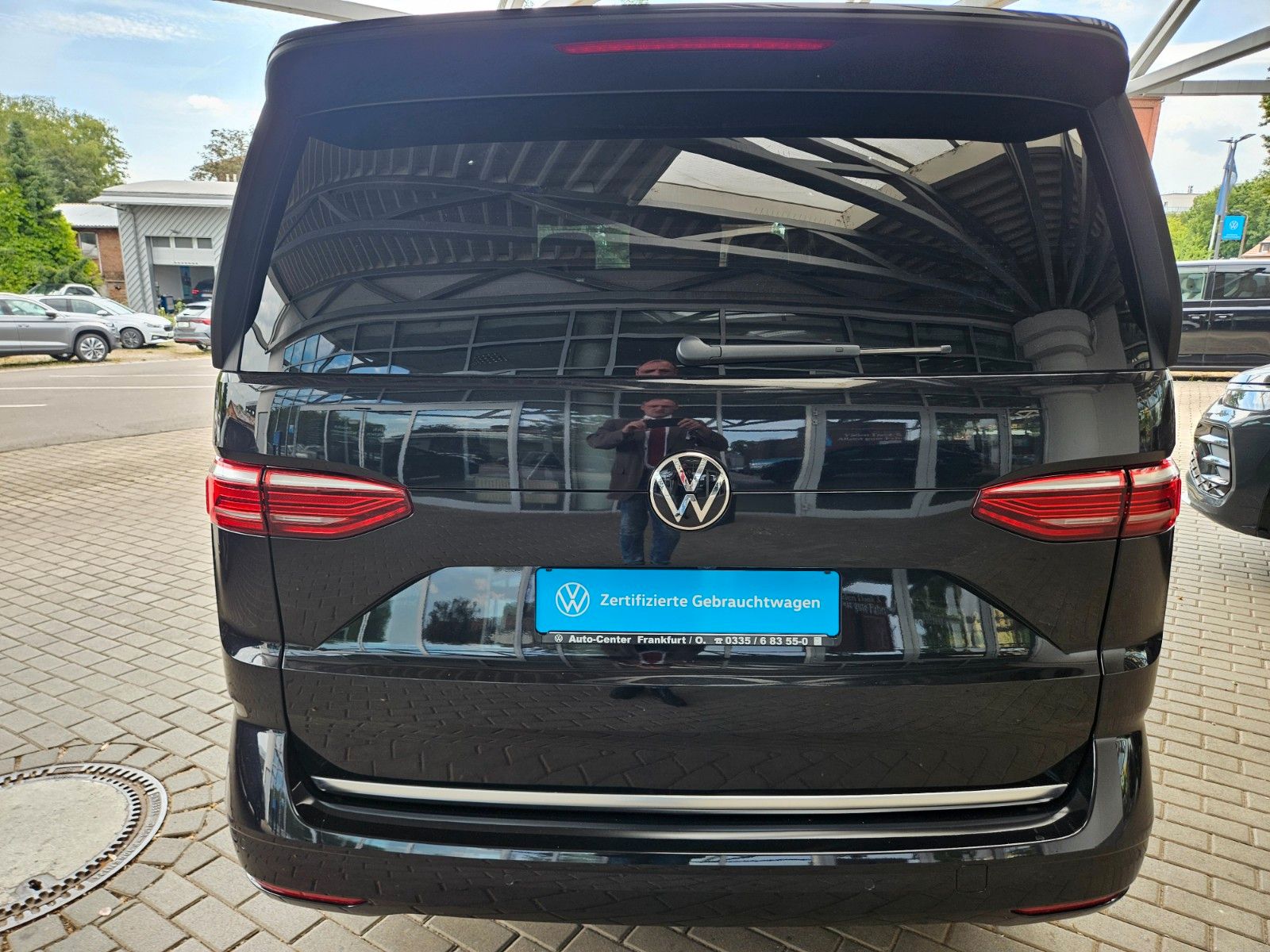 Volkswagen T7 Multivan 2.0 TDI SCR DSG Überhang Style - Samsaru's Car Outlet