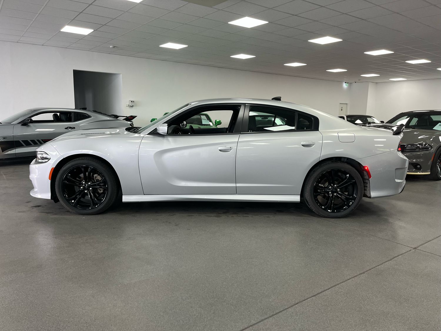 Dodge Charger RT 5,7l V8 *SHZ / AUT / LEDER/Navi/Apple