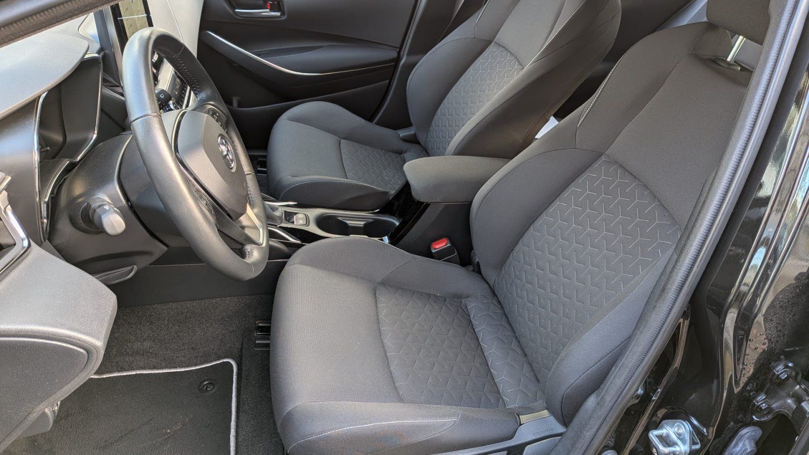 Toyota Corolla 1.8l Hybrid  Business Edition *Einparkse