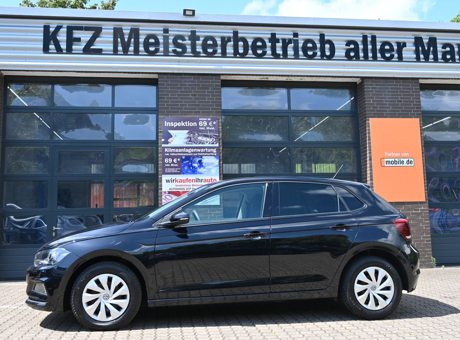 Volkswagen Polo VI 1.0 TSI Comfortline - Samsaru's Car Outlet