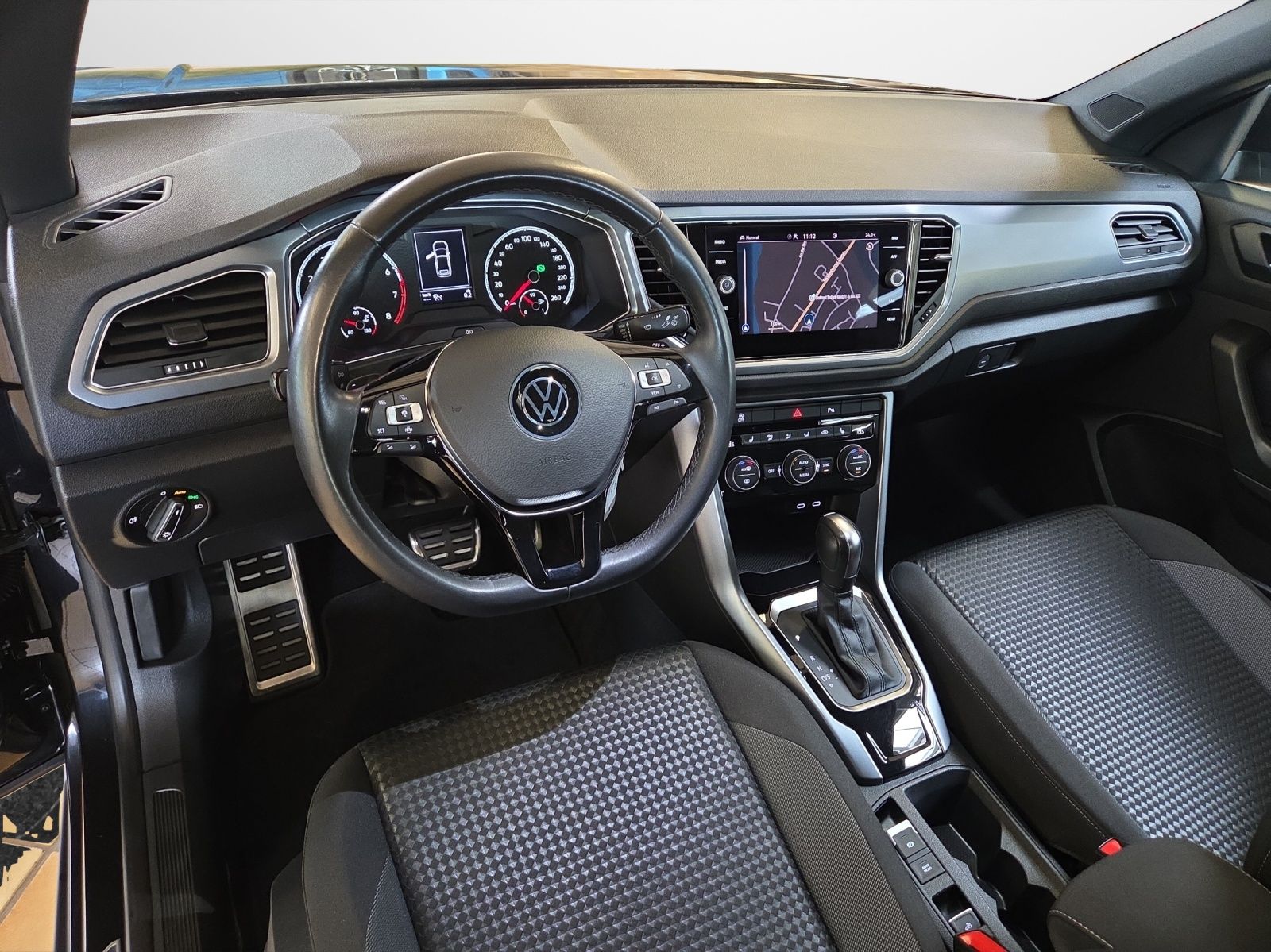 Volkswagen T-Roc 1.5 TSI DSG Active - Samsaru's Car Outlet
