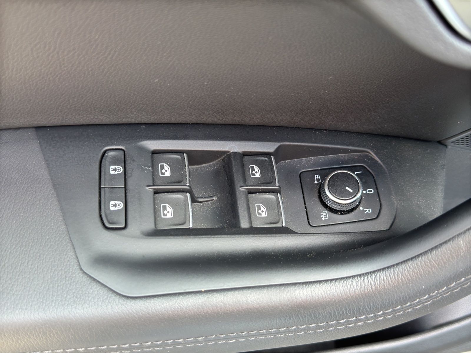 Volkswagen Touareg Elegance TDI 4M - Samsaru's Car Outlet