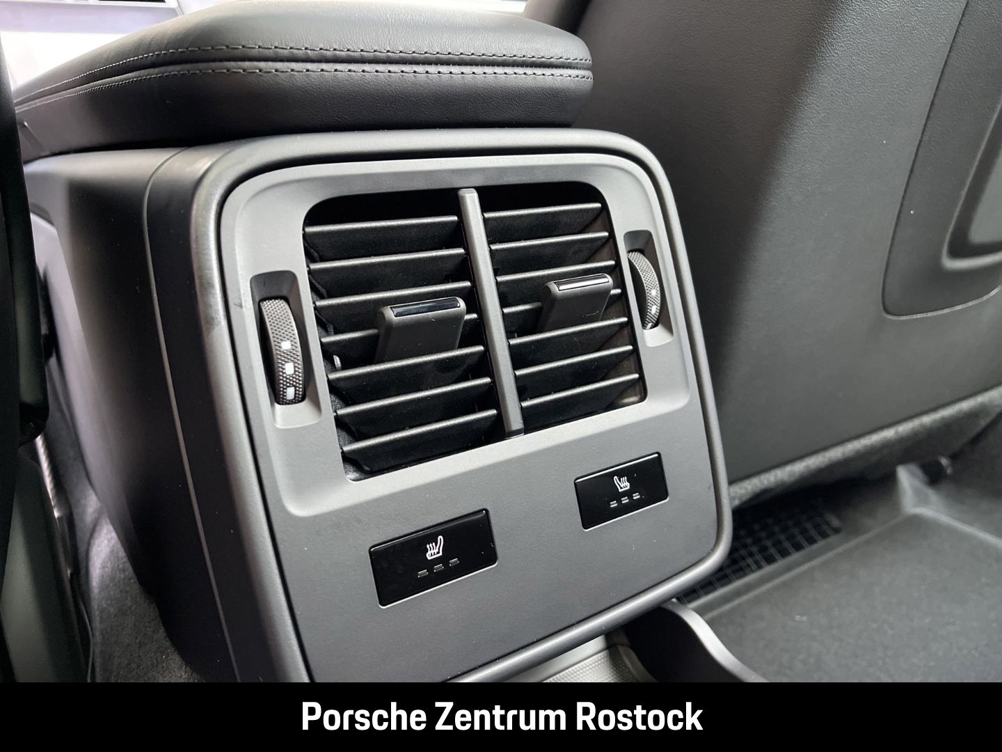 Porsche Taycan 4 Cross Turismo InnoDrive LED-Matrix