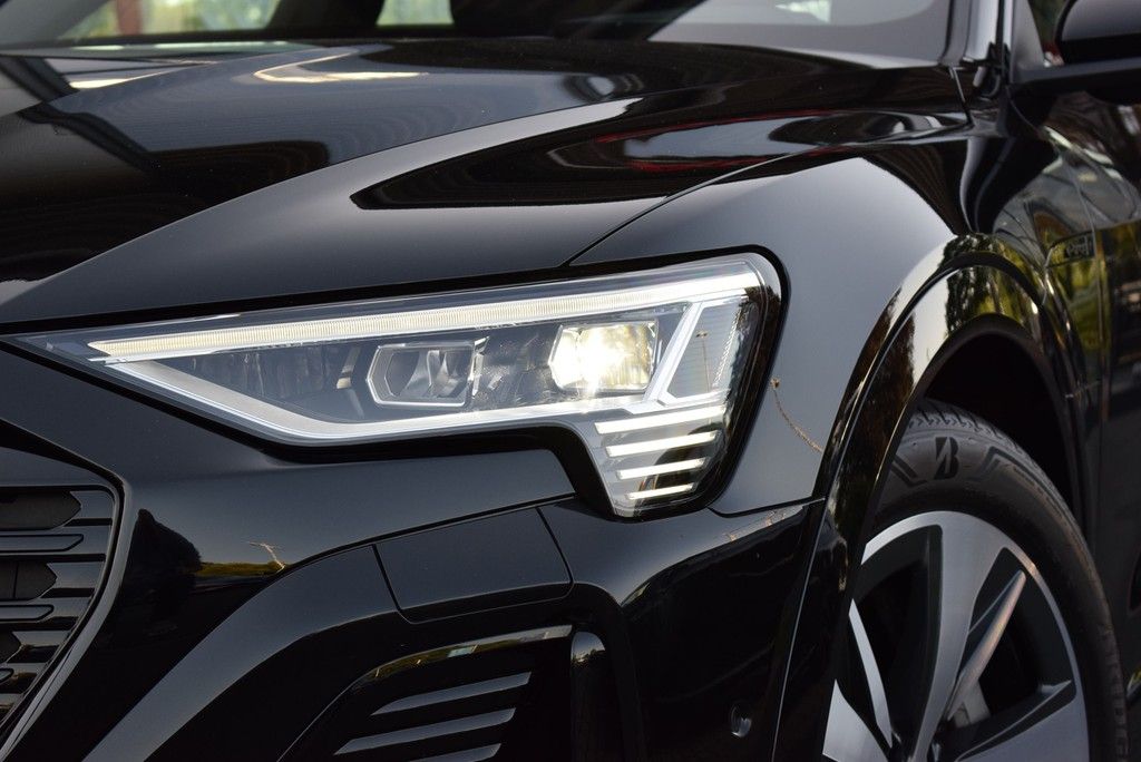 Audi Q8 50 e-tron quattro S-line - Samsaru's Car Outlet