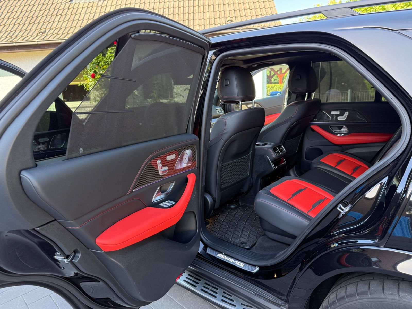 Mercedes-Benz GLE 63 AMG Black Red Seats Carbon