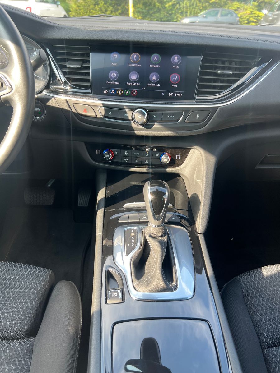 Opel Insignia B Sports Tourer Aut. - Samsaru's Car Outlet