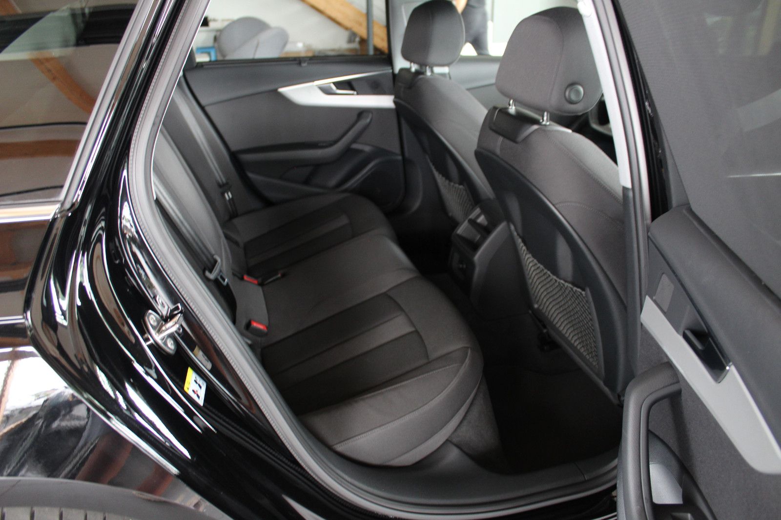 Audi A4 Avant 40 TFSI S tronic advanced - Samsaru's Car Outlet