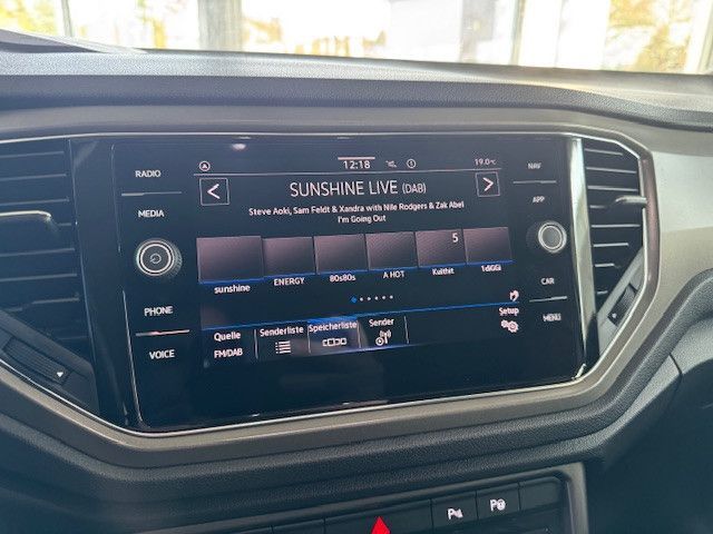 Volkswagen T-ROC Style R-line - Samsaru's Car Outlet