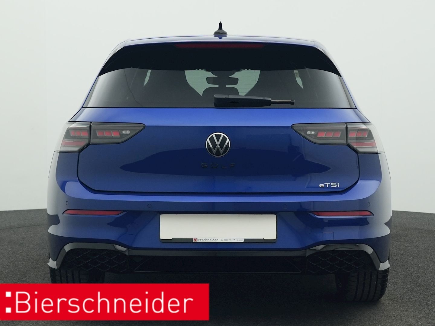 Volkswagen Golf 8 1.5 eTSI DSG R-Line BLACK-STYLE 5-J.-GAR