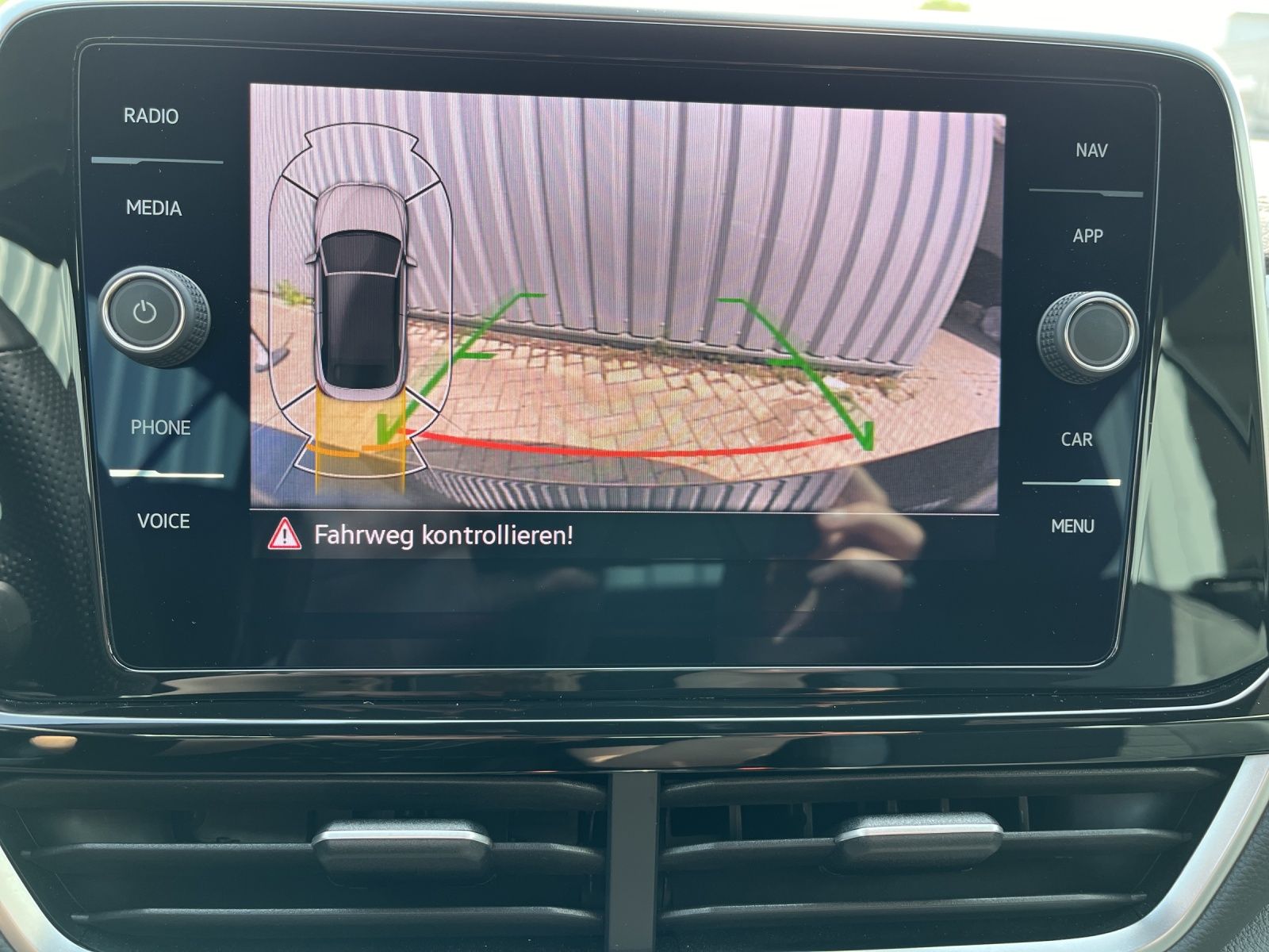 Volkswagen T-Roc Cabriolet 1.5 TSI DSG R-Line - Samsaru's Car Outlet