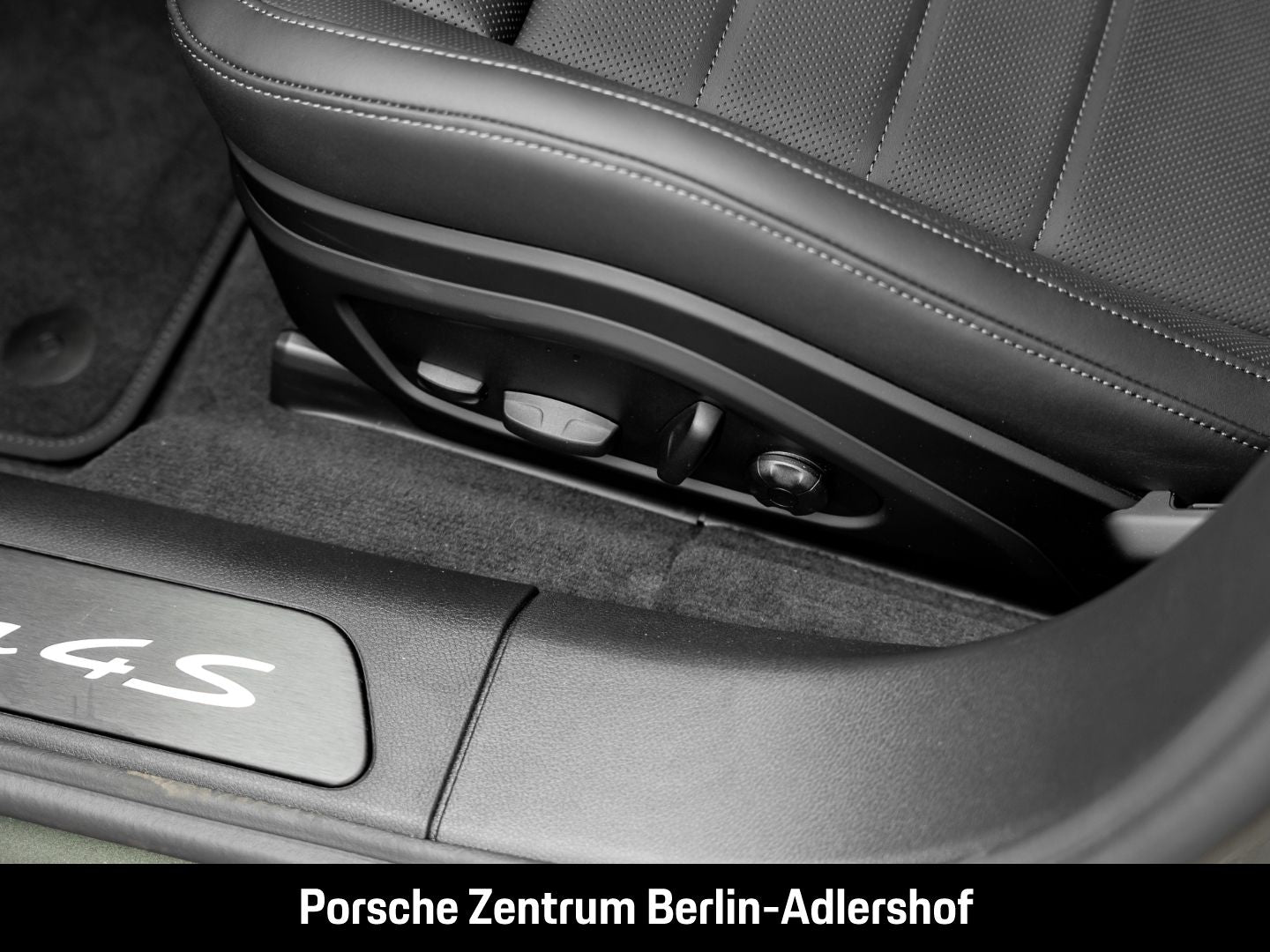 Porsche Panamera 4S E-Hybrid HA-Lenkung InnoDrive HUD