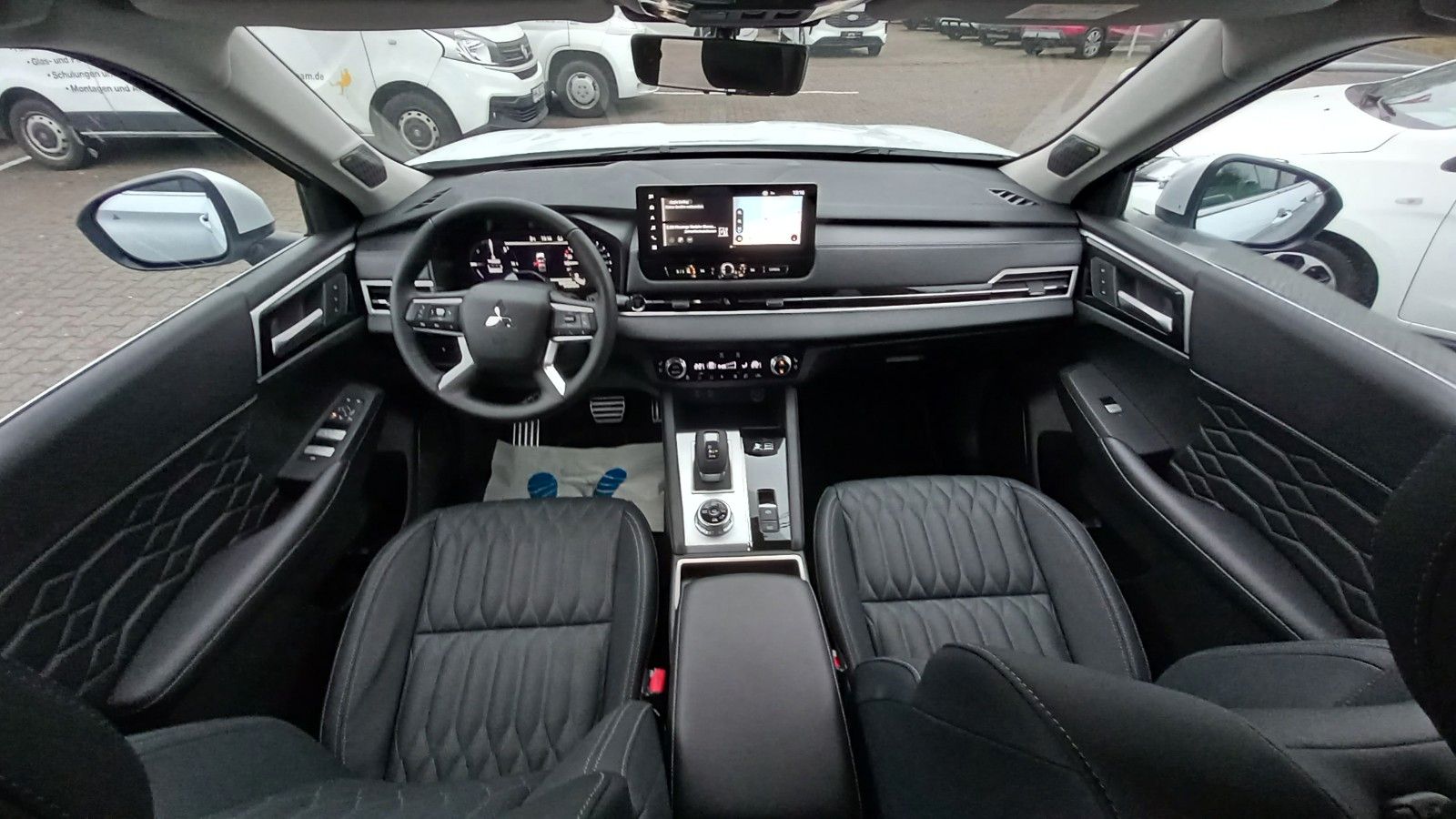 Mitsubishi Outlander PHEV Top