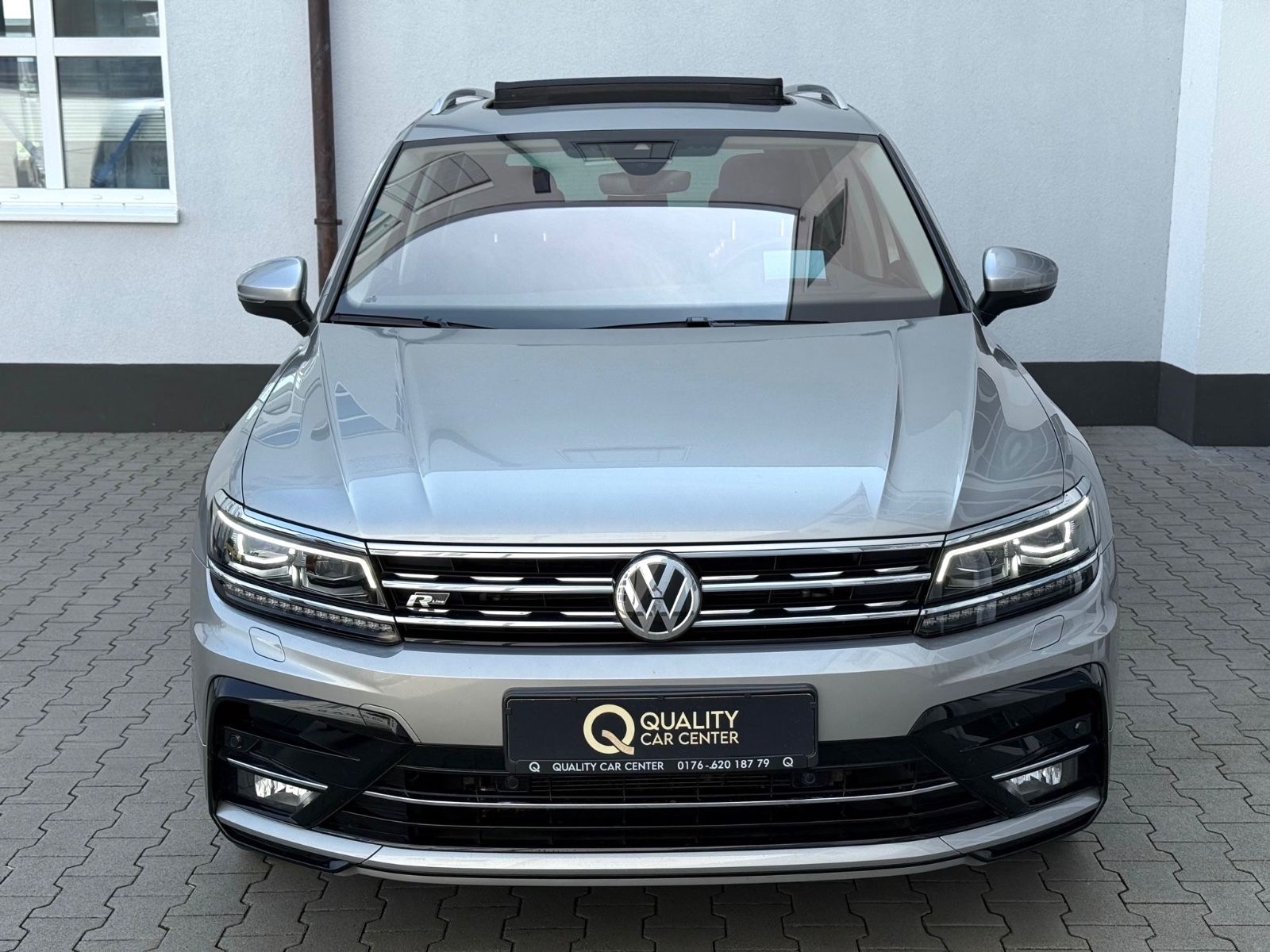 Volkswagen Tiguan Highline 4Motion - Samsaru's Car Outlet