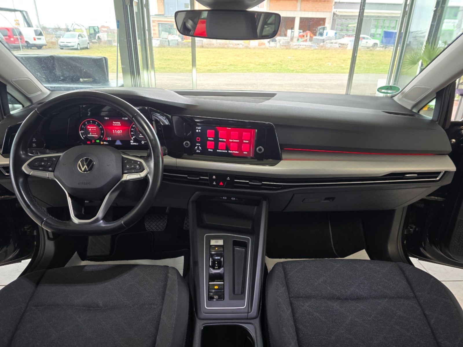 Volkswagen Golf VIII Variant Life eTSI DSG - Samsaru's Car Outlet