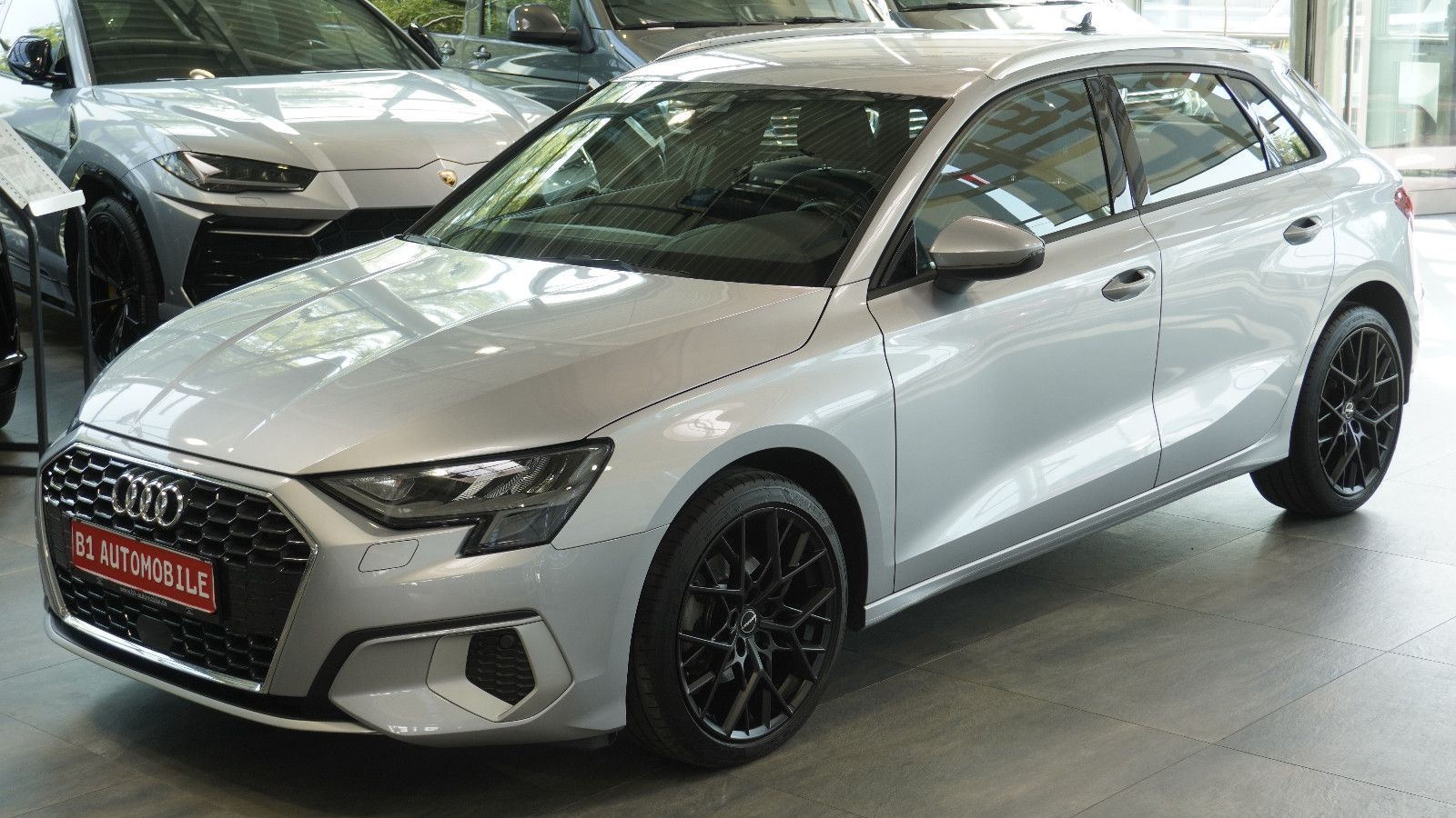 Audi A3 Sportback 30 TFSI advanced - Samsaru's Car Outlet