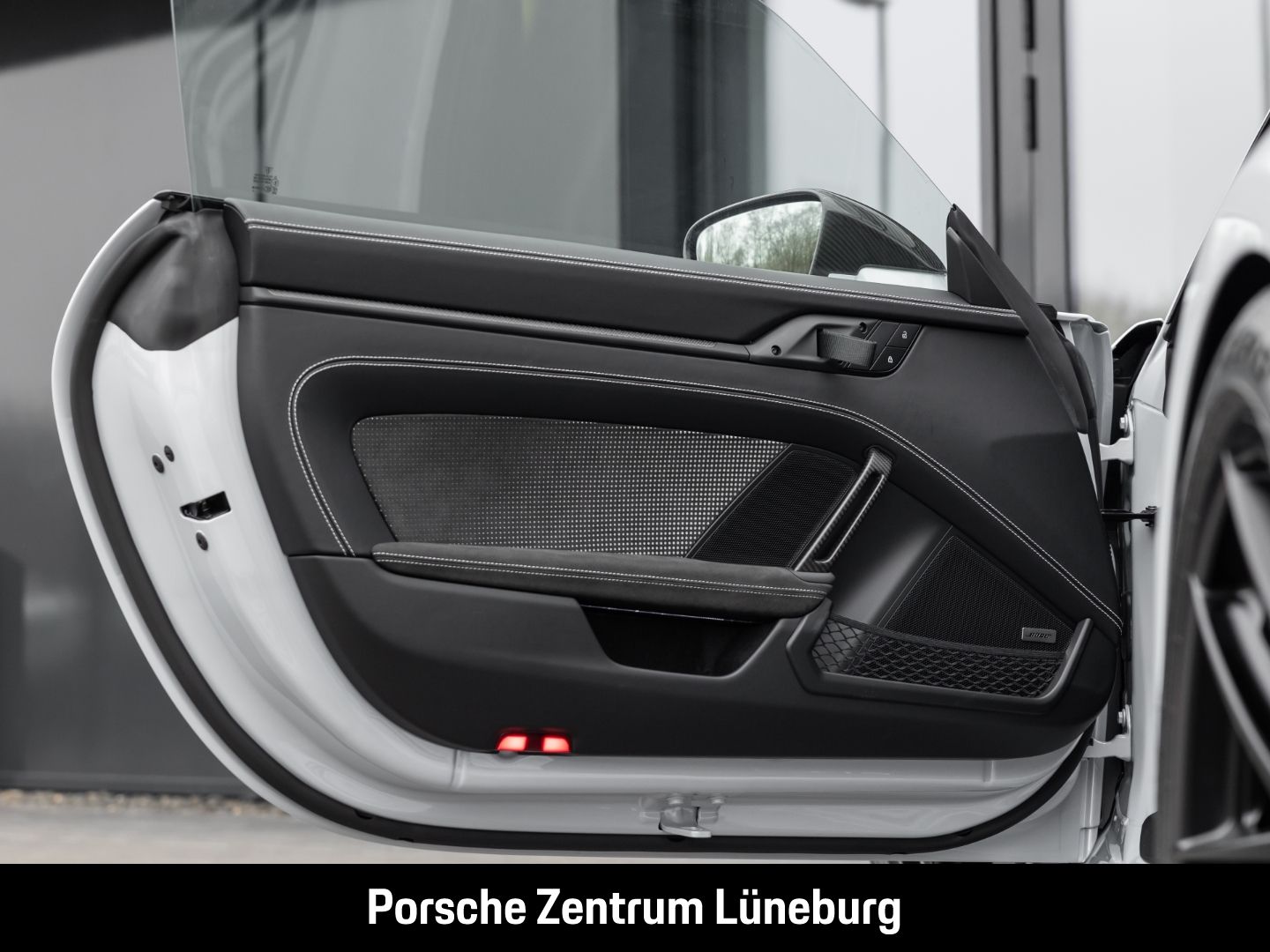 Porsche 992 911 GT3 RS - Samsaru's Car Outlet