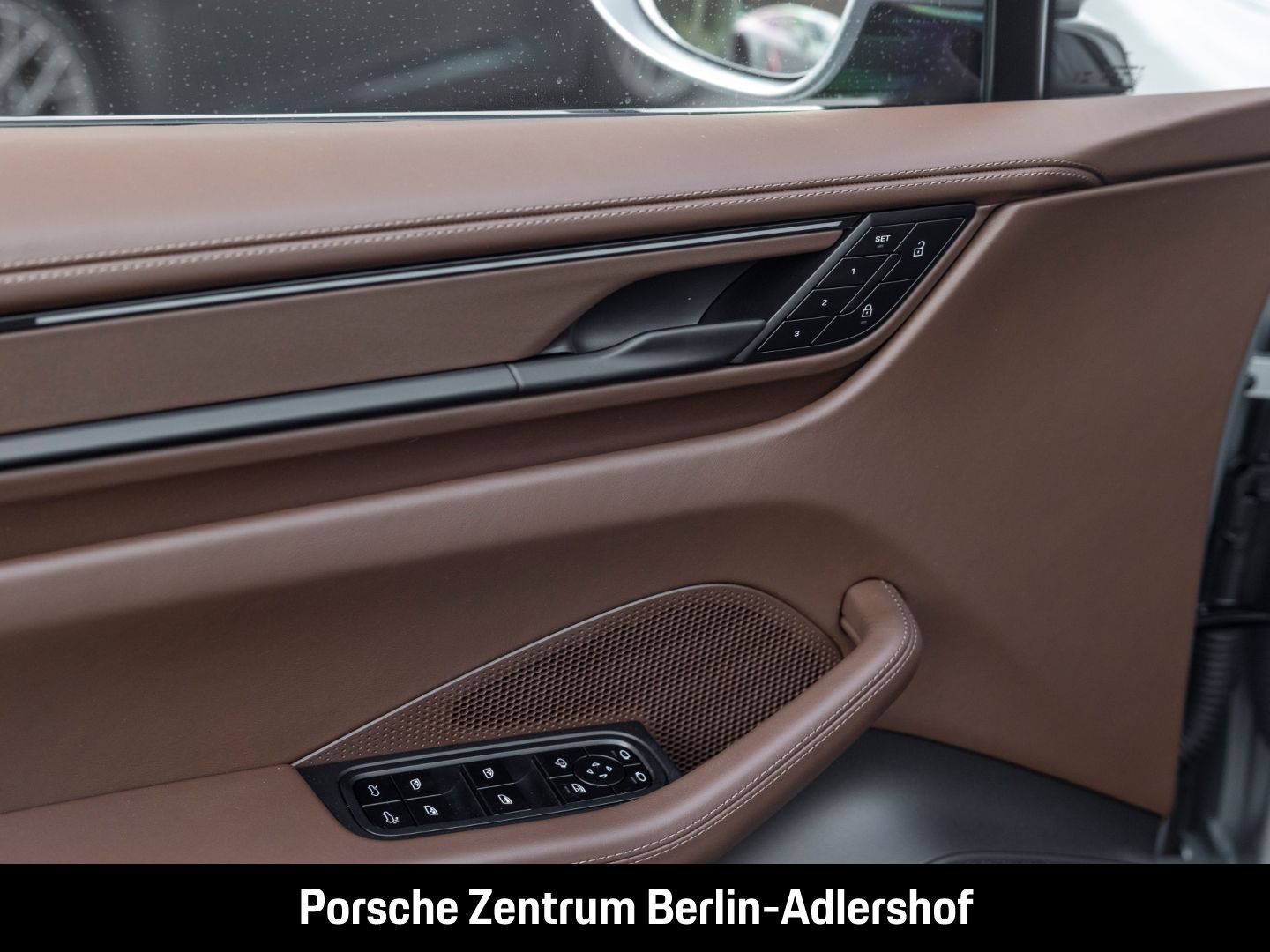 Porsche Macan Turbo - Samsaru's Car Outlet