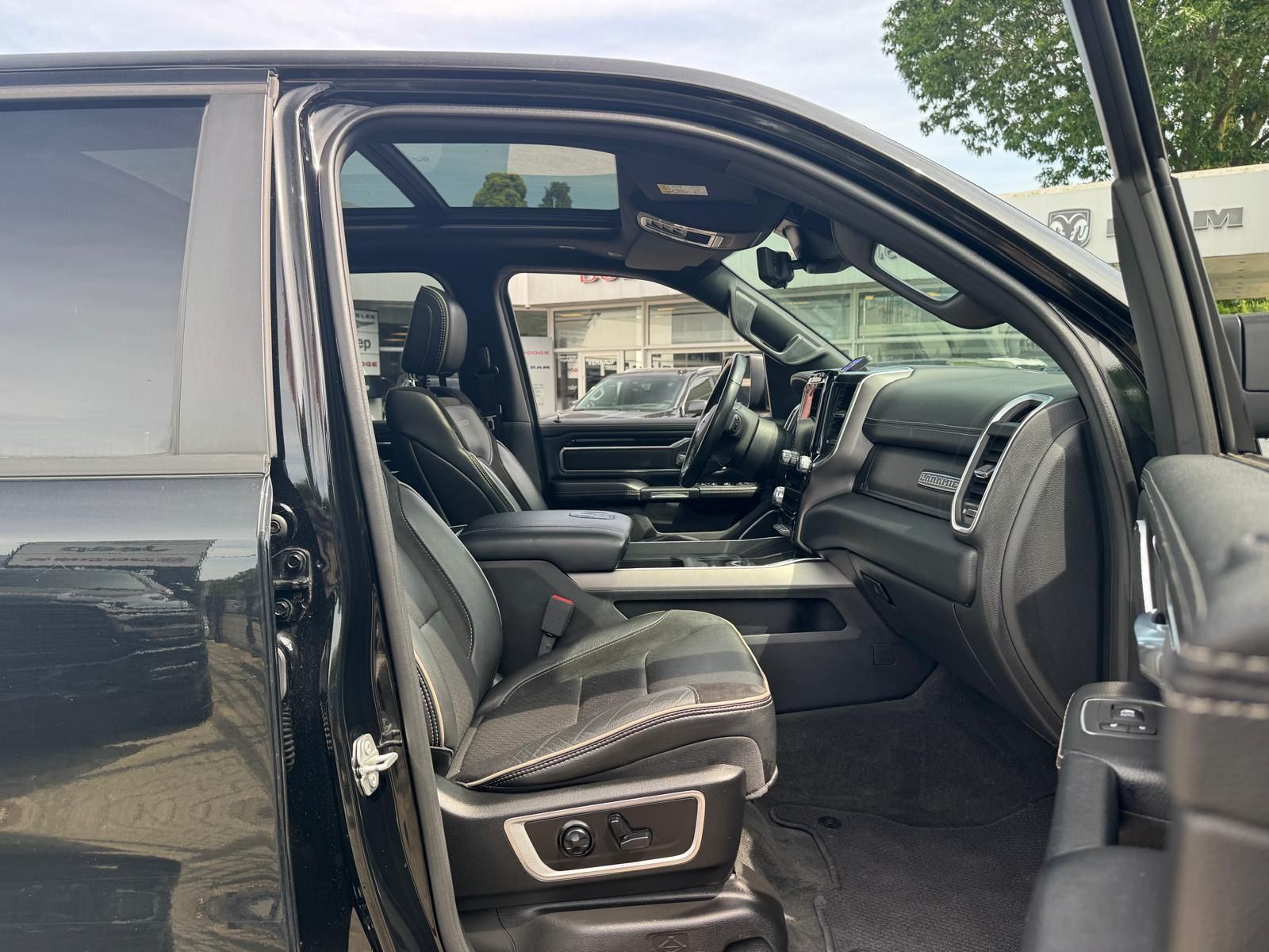 Dodge RAM 5.7 V8 Laramie Night Umbau +LPG +teilb. Heck
