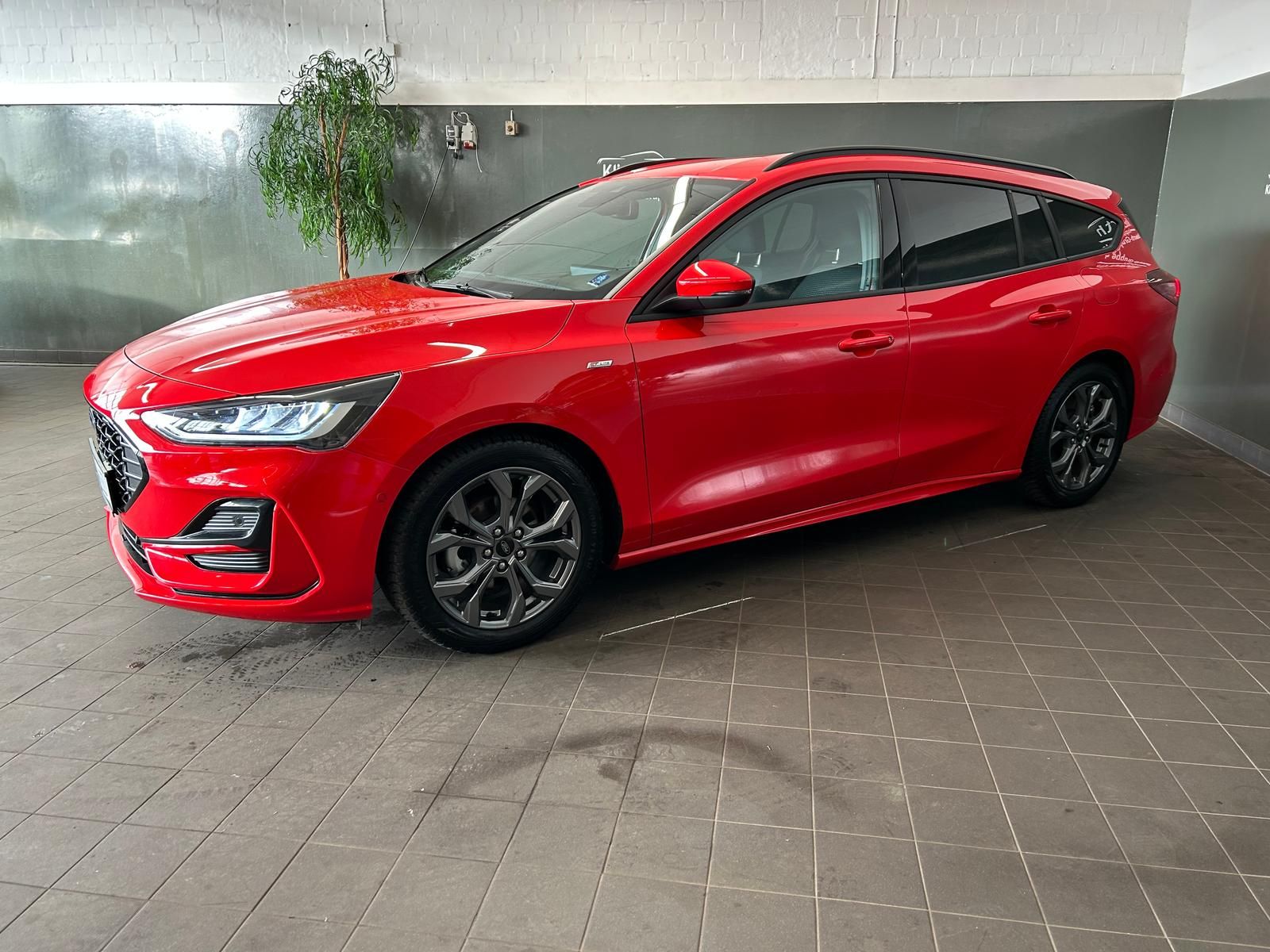 Ford Focus Turnier 1.0 EcoBoost Aut. ST-Line X +GJR