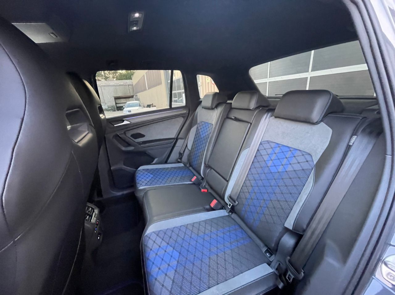 Volkswagen Tiguan R 4Motion - Samsaru's Car Outlet
