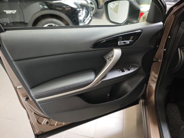 Mitsubishi Eclipse Cross Mitsubishi Plug-In Hybrid Plus Sel