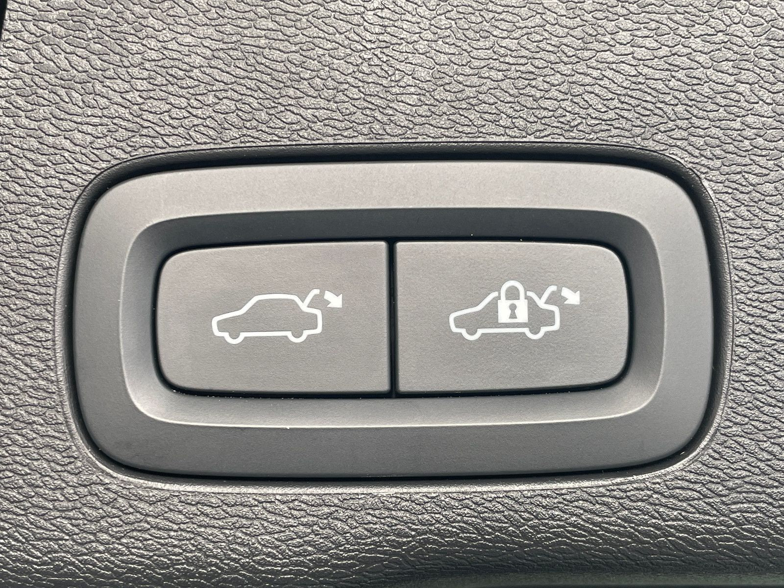 Volvo XC60 Plus Dark AWD*Navi*LED*Leder AHK*