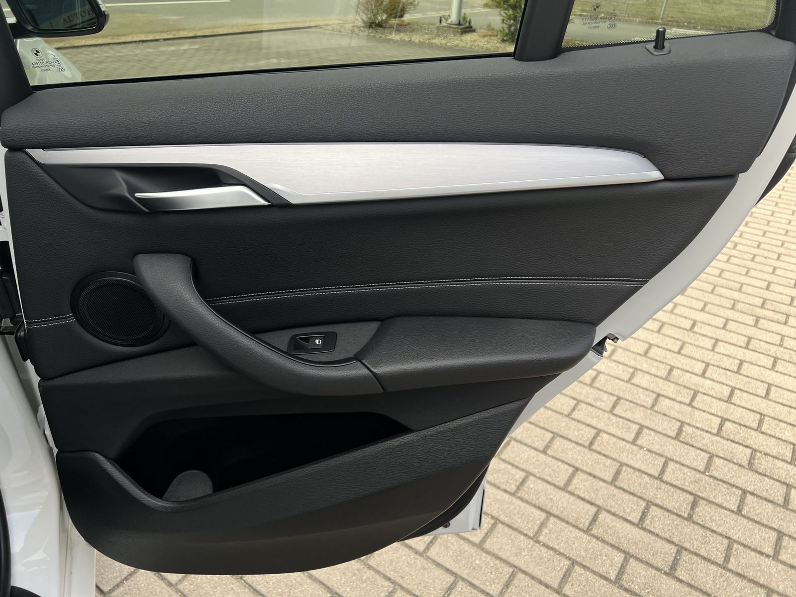 BMW X1 xDrive25e M Sportpaket - Samsaru's Car Outlet