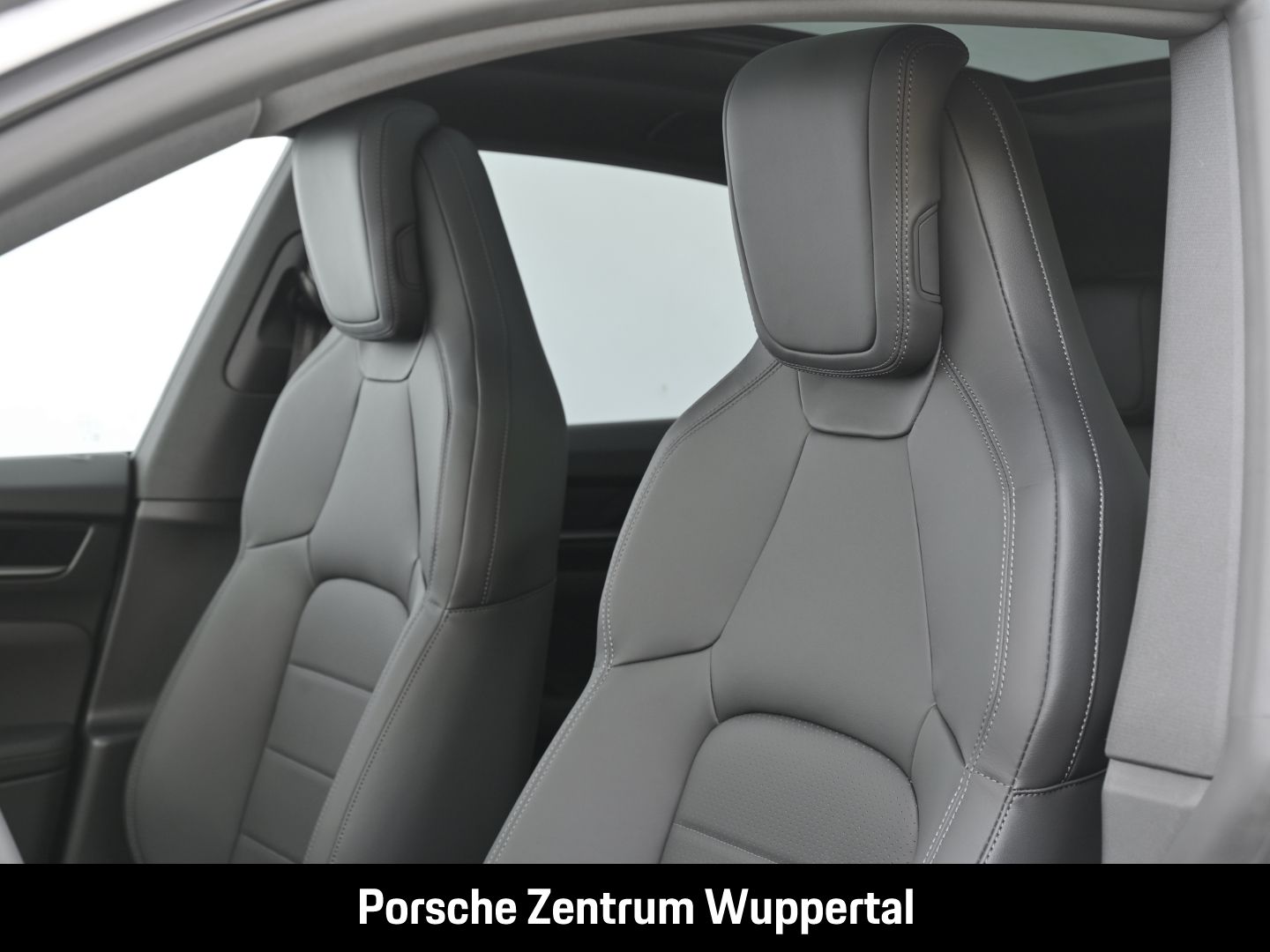 Porsche Macan 4S Surround-View LED-Matrix Abstandstempom
