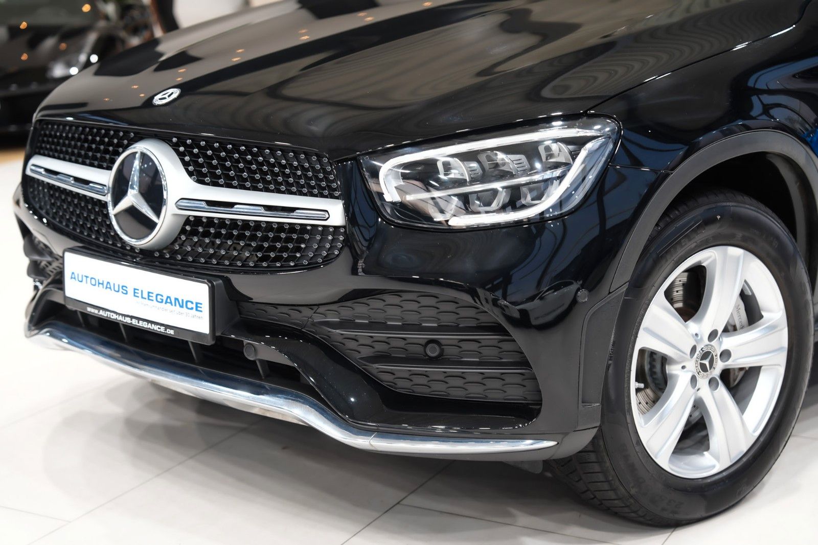 Mercedes-Benz GLC 300 e Coupe 4M *AMG-LINE*LEDER*NAVI*LED*1.HD