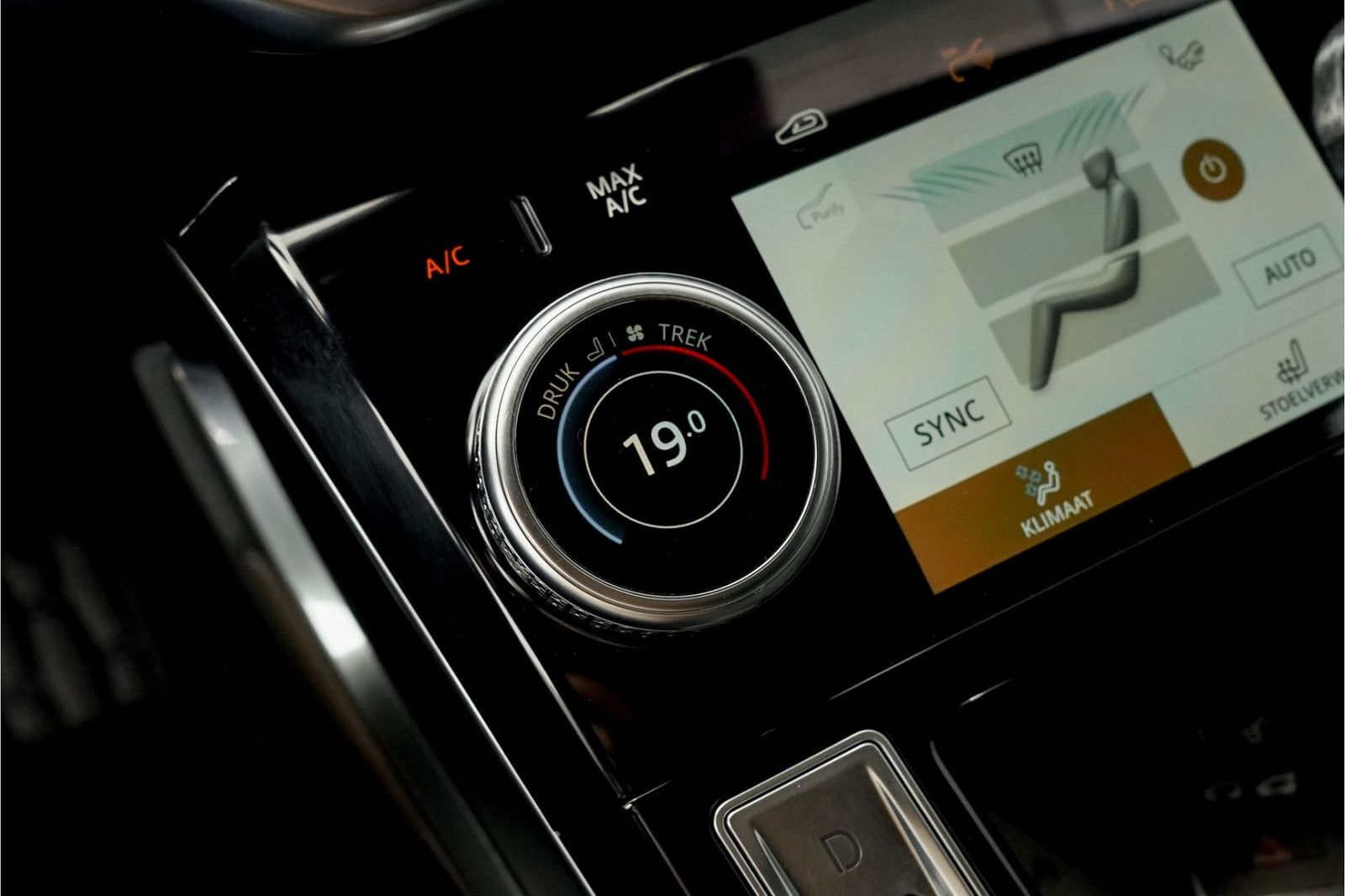 Jaguar I-Pace EV320 SE Business 90 kWh 3 Fase Laden Pan