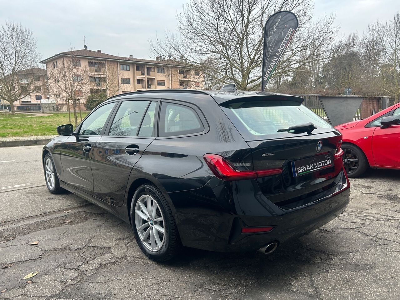 BMW 320 320d xDrive Touring Business - Samsaru's Car Outlet