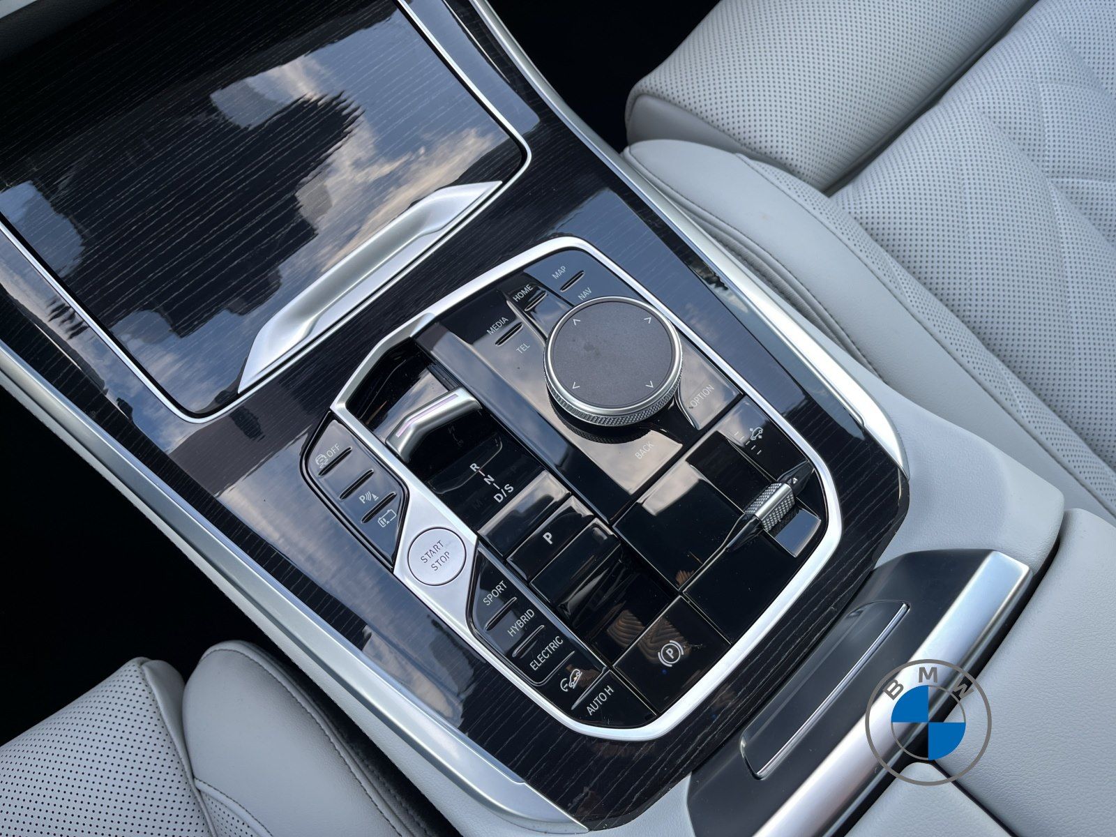 BMW X5 xDrive50e M Sport Autobahnassistent Pano AHK
