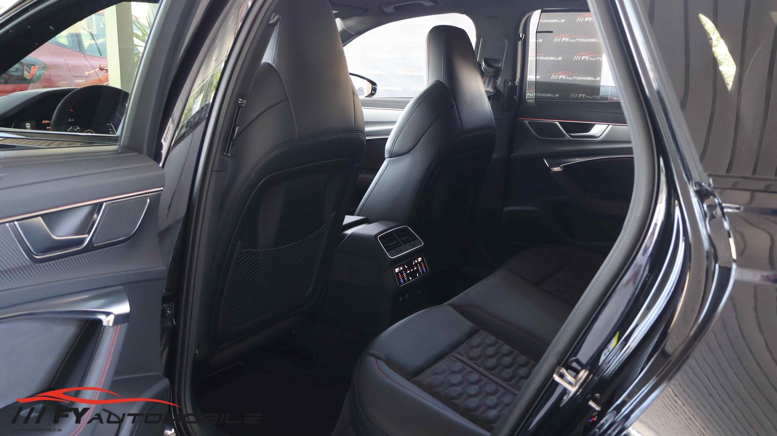 Audi RS6 4.0 TFSI quattro Keramic* Pano* AHK* Carbon