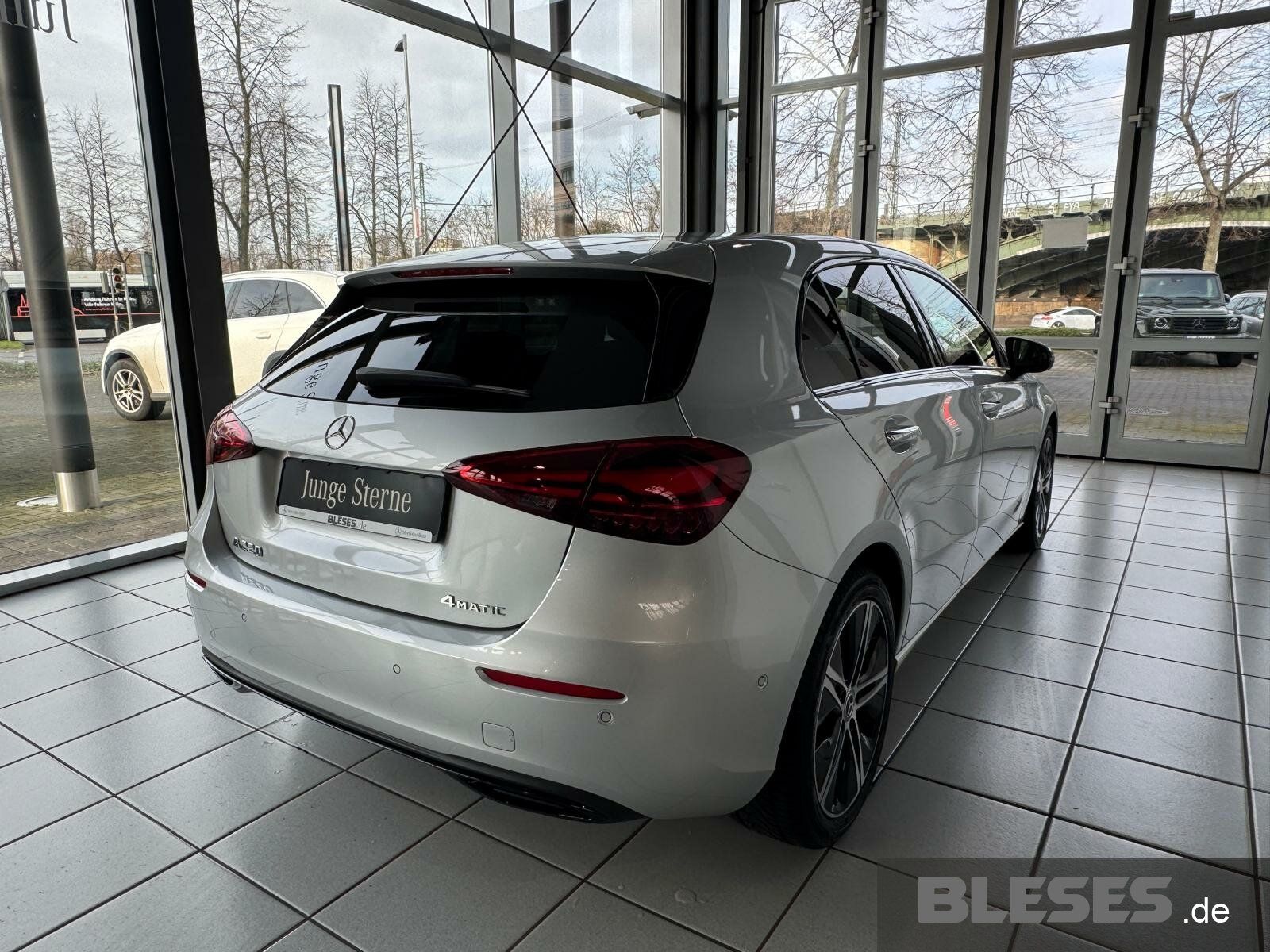 Mercedes-Benz A 220 4M Progressive - Samsaru's Car Outlet