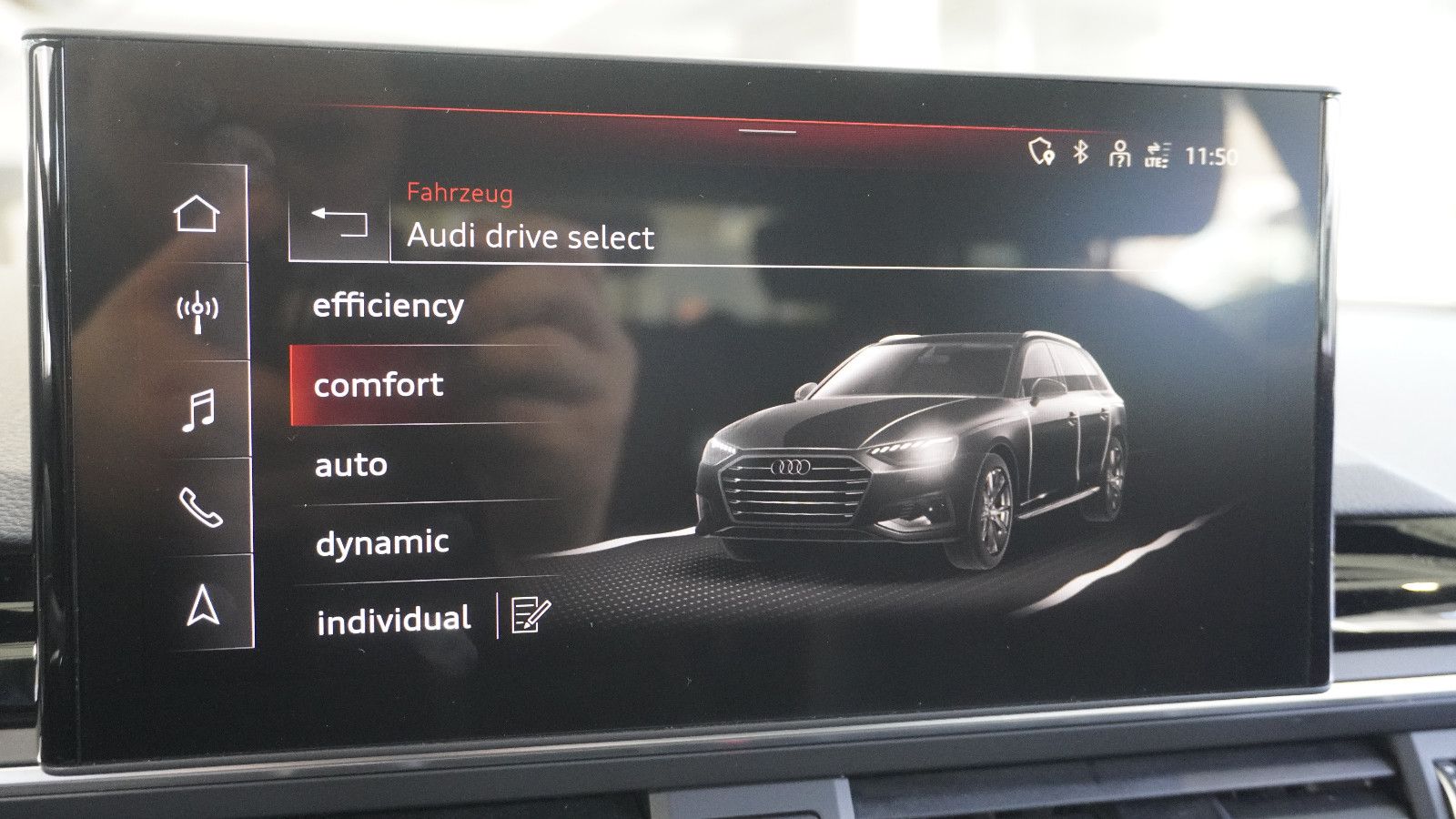 Audi A4 Avant 40 TFSI quatt S line - Samsaru's Car Outlet